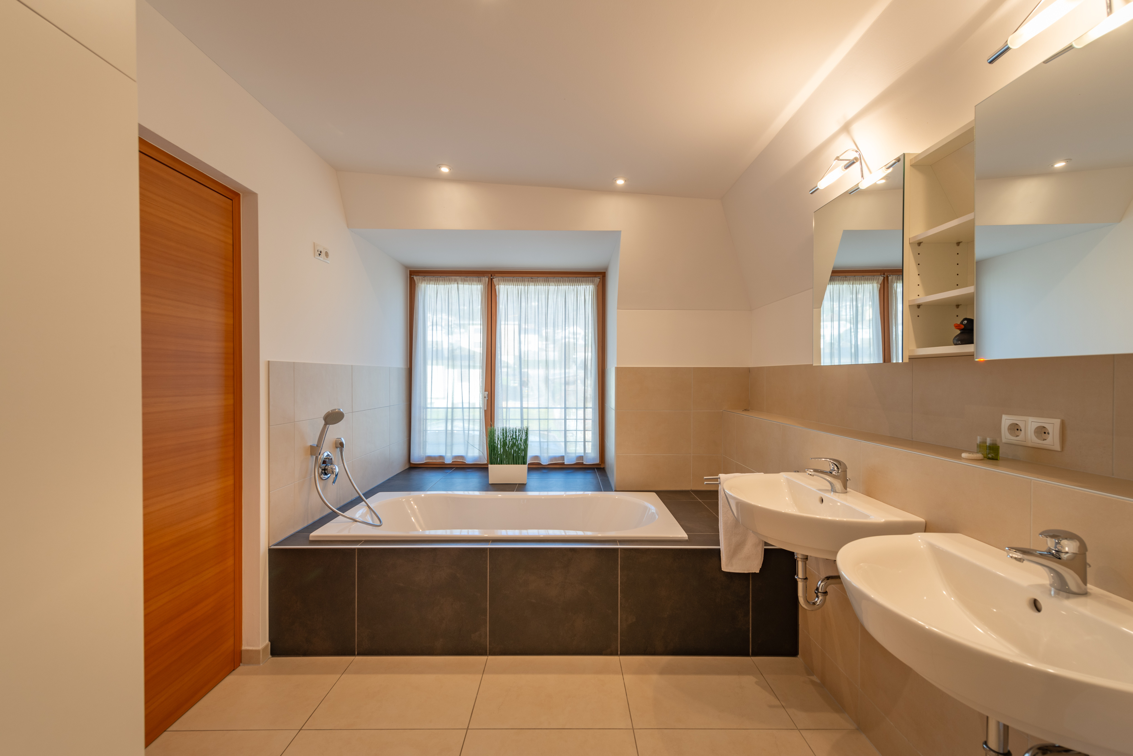 Penthouse / Ferienwohnung mit 3 Schlafzimmer – Kaltern am See, Südtiroler Weinstrasse · 3 Schlafzimmer