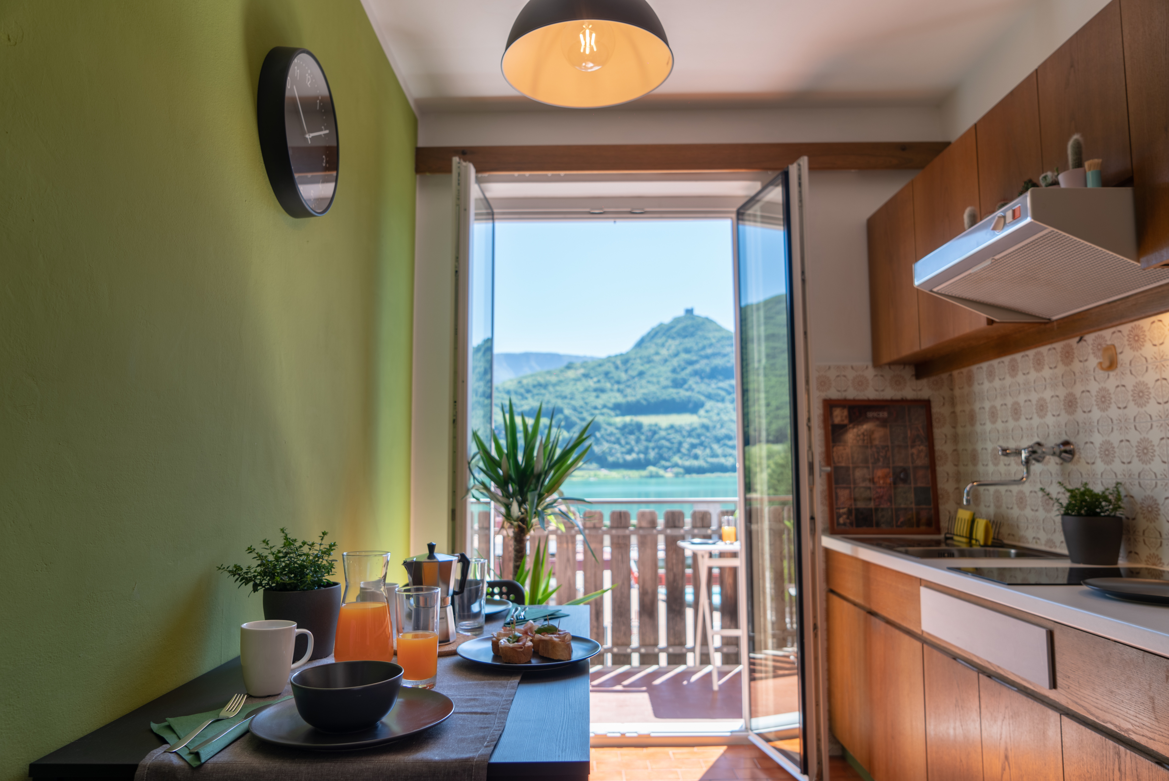 Am See 1 / Ferienwohnung mit 1 Schlafzimmer und Balkon mit Seeblick – Kaltern am See, Südtiroler Weinstrasse · 1 Schlafzimmer