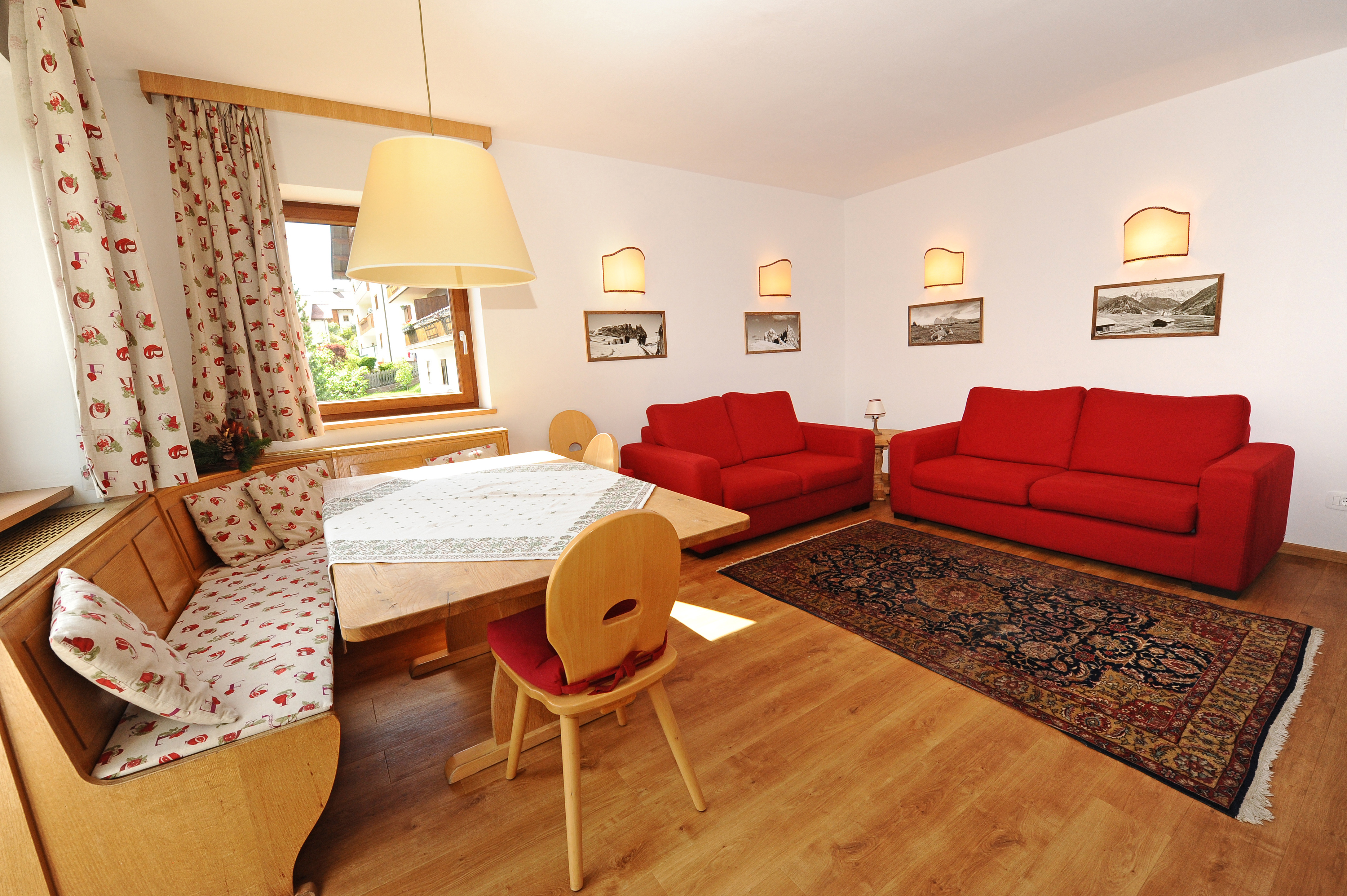 Ferienwohnung mit 3 Schlafzimmer und Balkon – St. Ulrich, Gröden · 3 Schlafzimmer