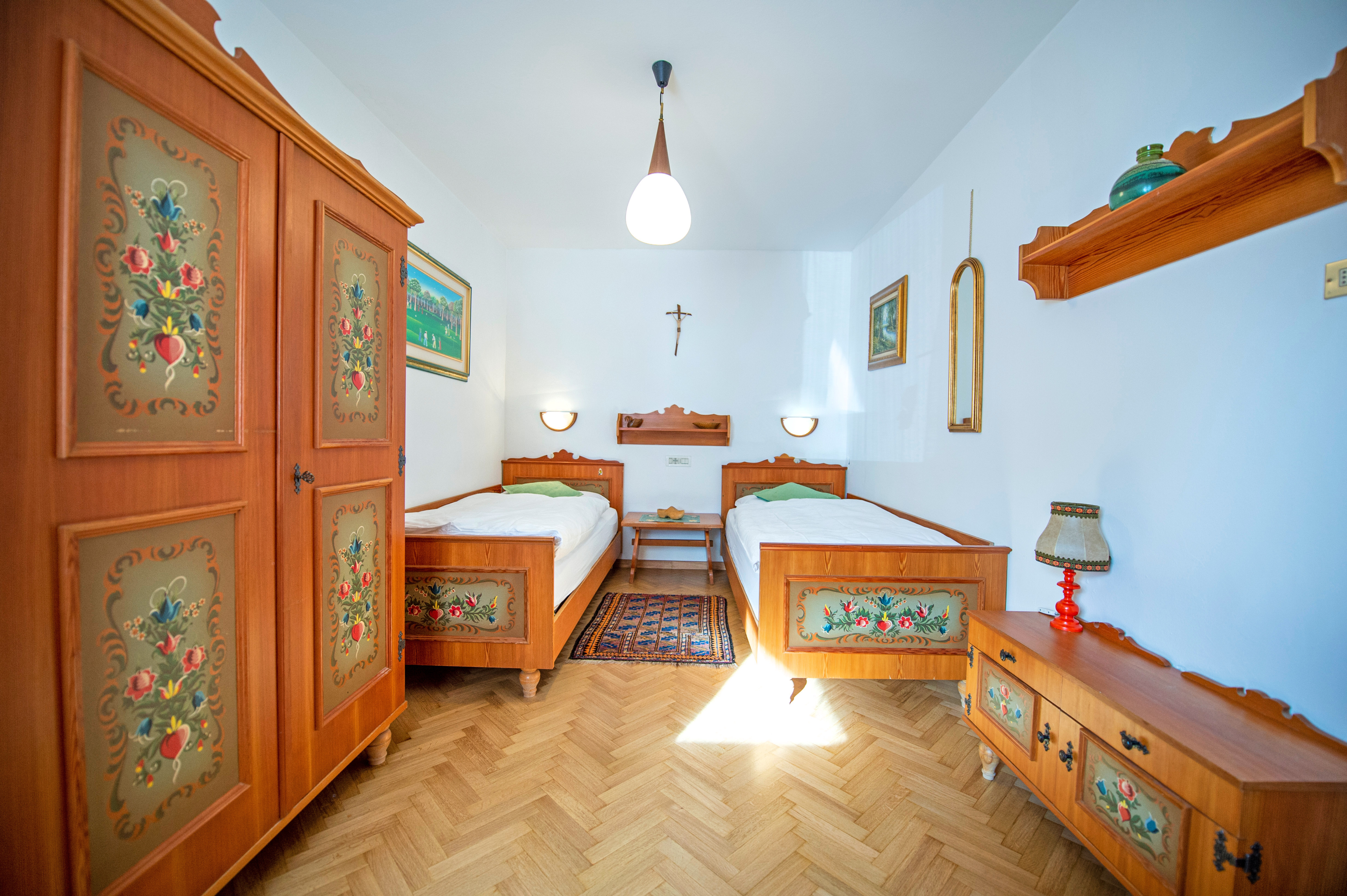 Ferienwohnung mit 2 Schlafzimmer und Garten – St. Ulrich, Gröden · 2 Schlafzimmer
