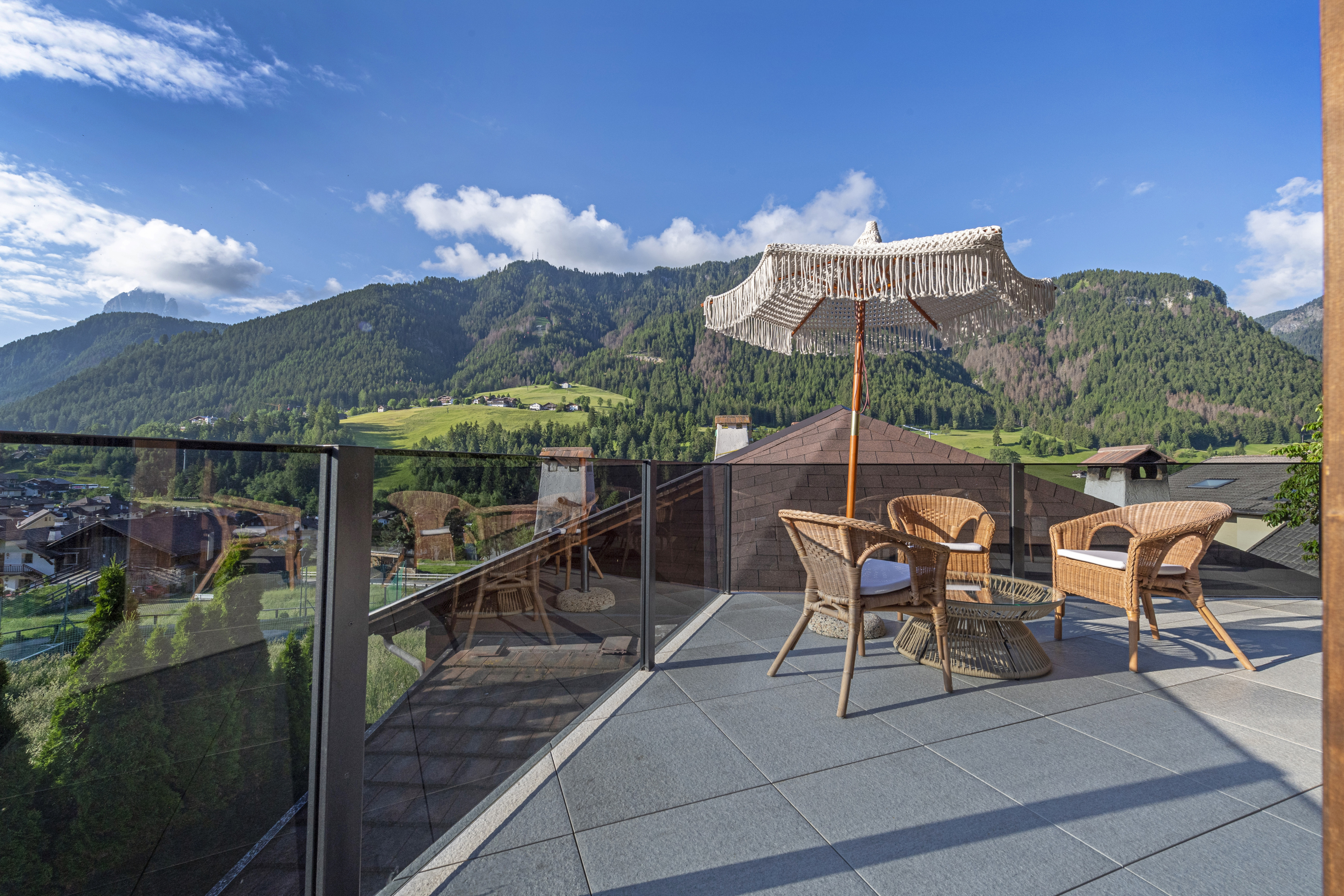 Ferienwohnung mit 2 Schlafzimmer und Terrasse – St. Ulrich, Gröden · 2 Schlafzimmer