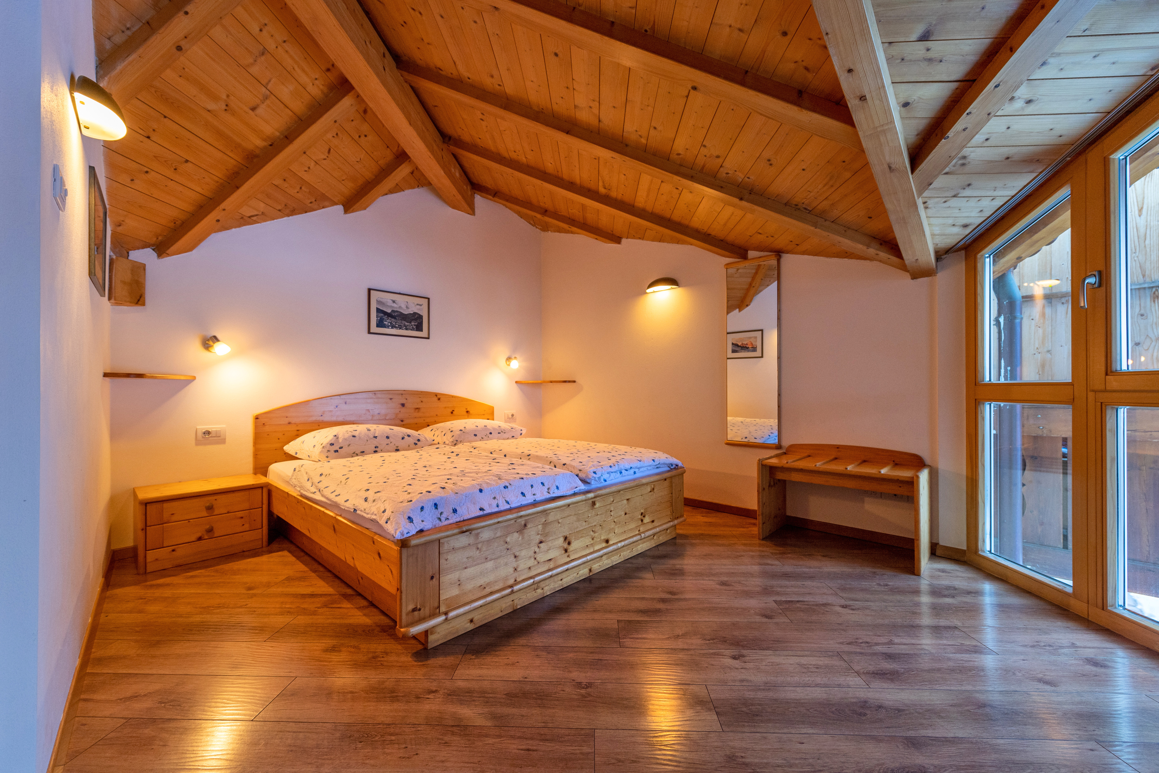 Ferienwohnung mit 2 Schlafzimmern und Balkon “Corinne” – St. Ulrich, Gröden · 2 Schlafzimmer