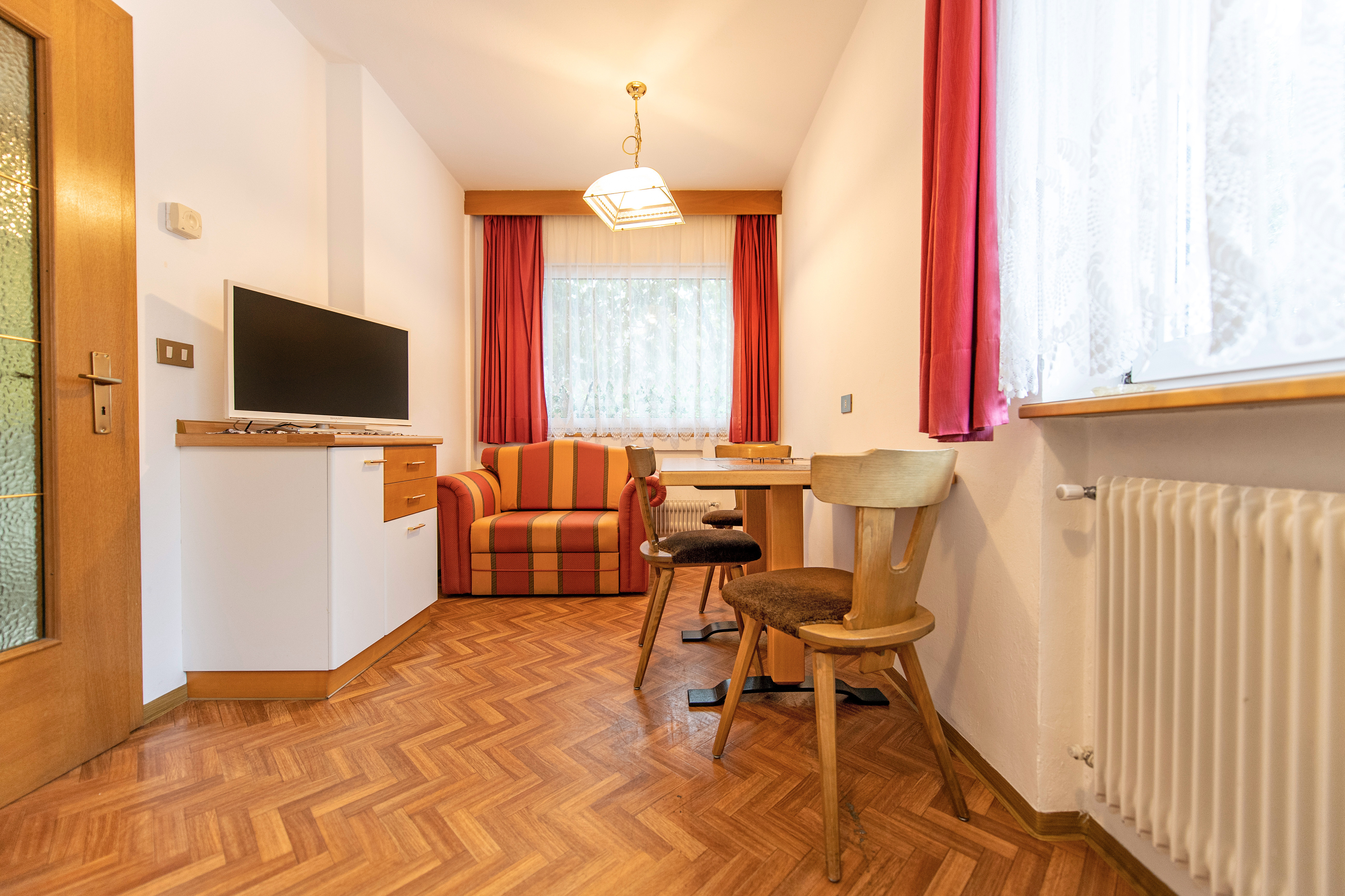 Ferienwohnung mit 1 Schlafzimmer – Wolkenstein, Gröden · 1 Schlafzimmer