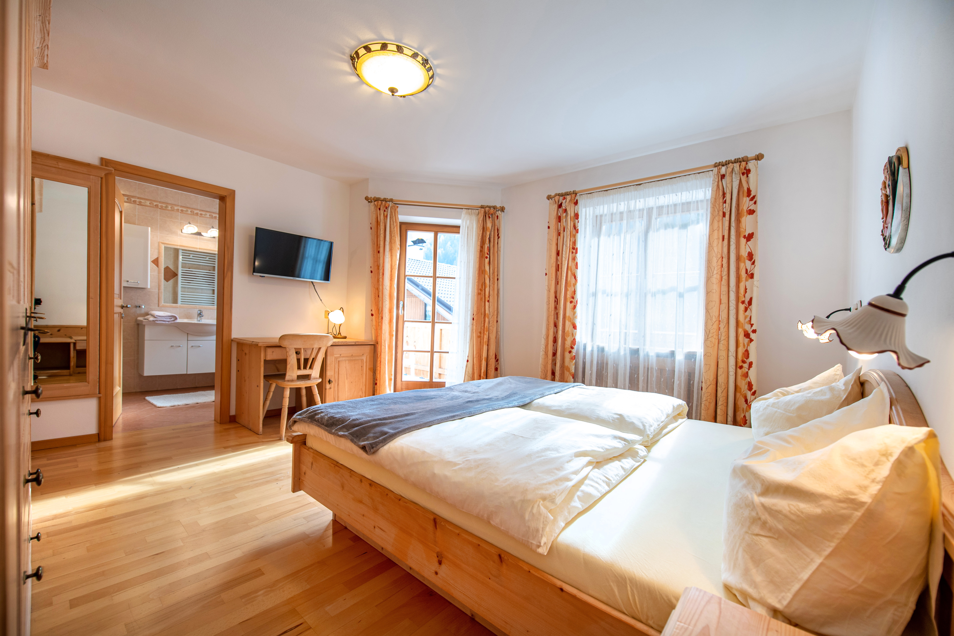 Ferienwohnung mit 2 Schlafzimmern – St. Ulrich, Gröden · 2 Schlafzimmer