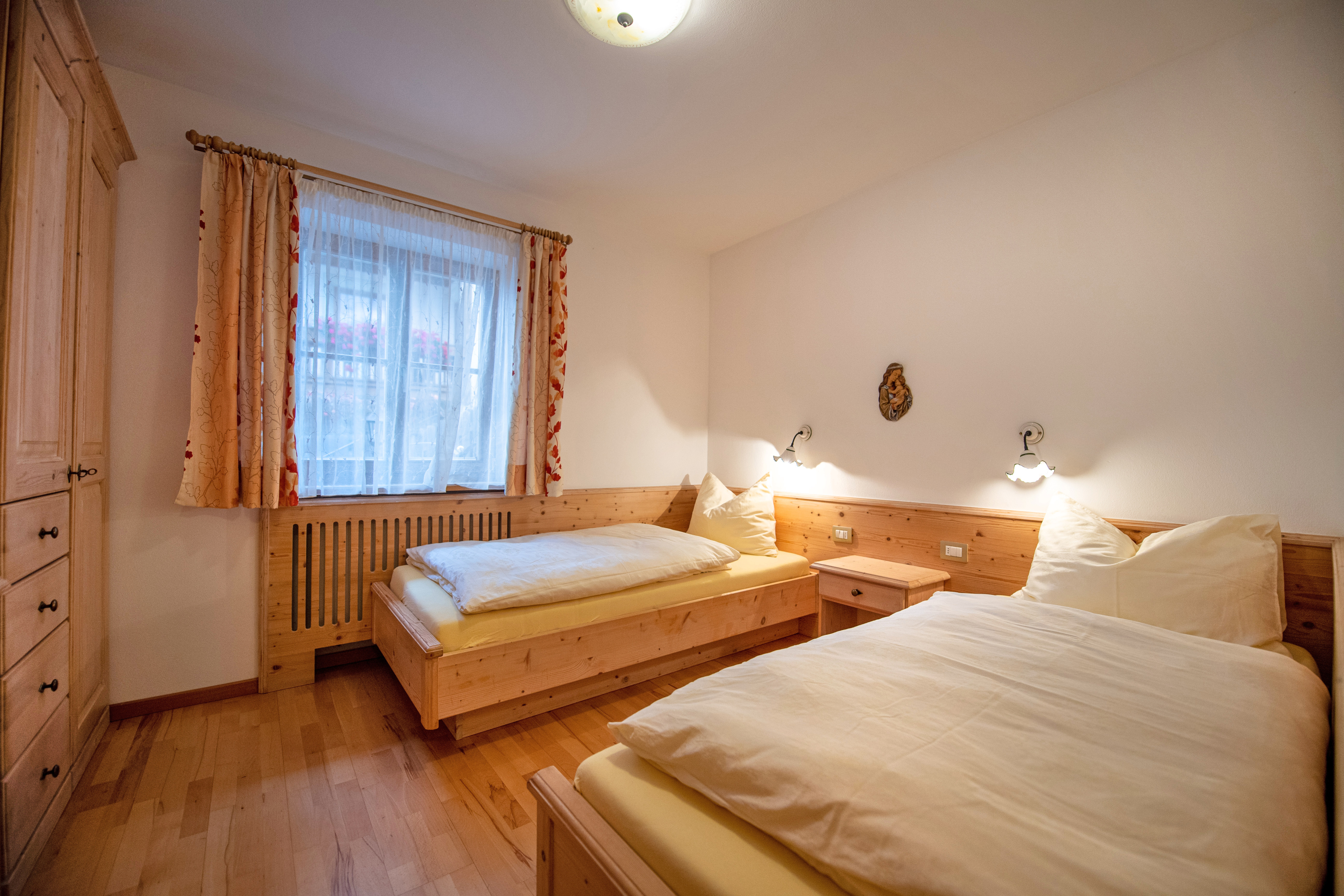 Ferienwohnung mit 2 Schlafzimmern – St. Ulrich, Gröden · 2 Schlafzimmer