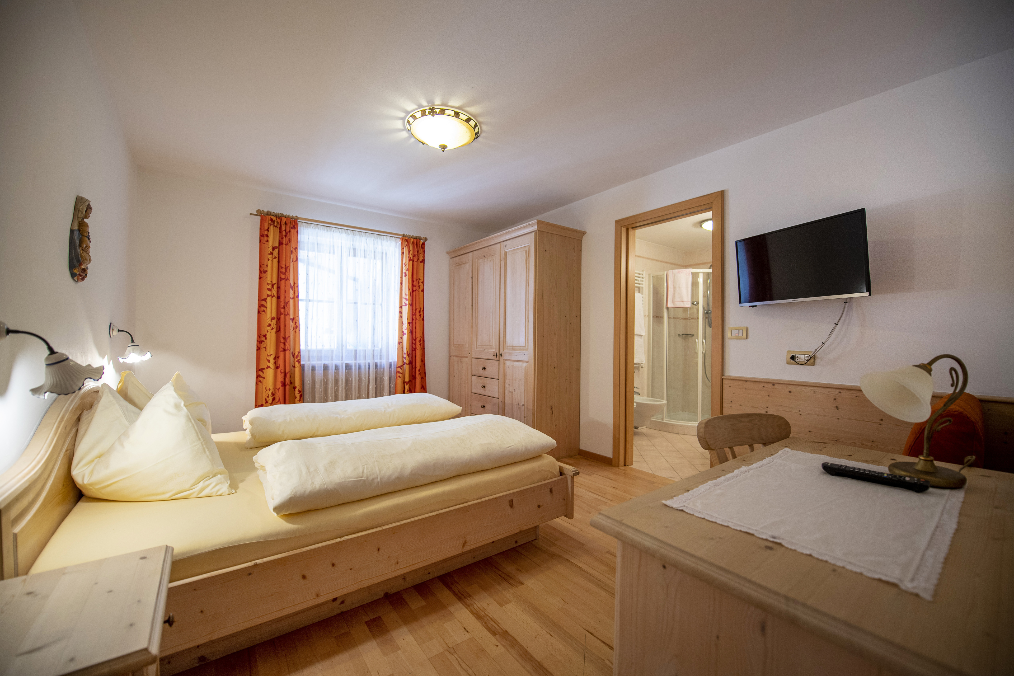 Ferienwohnung mit 2 Schlafzimmern – St. Ulrich, Gröden · 2 Schlafzimmer