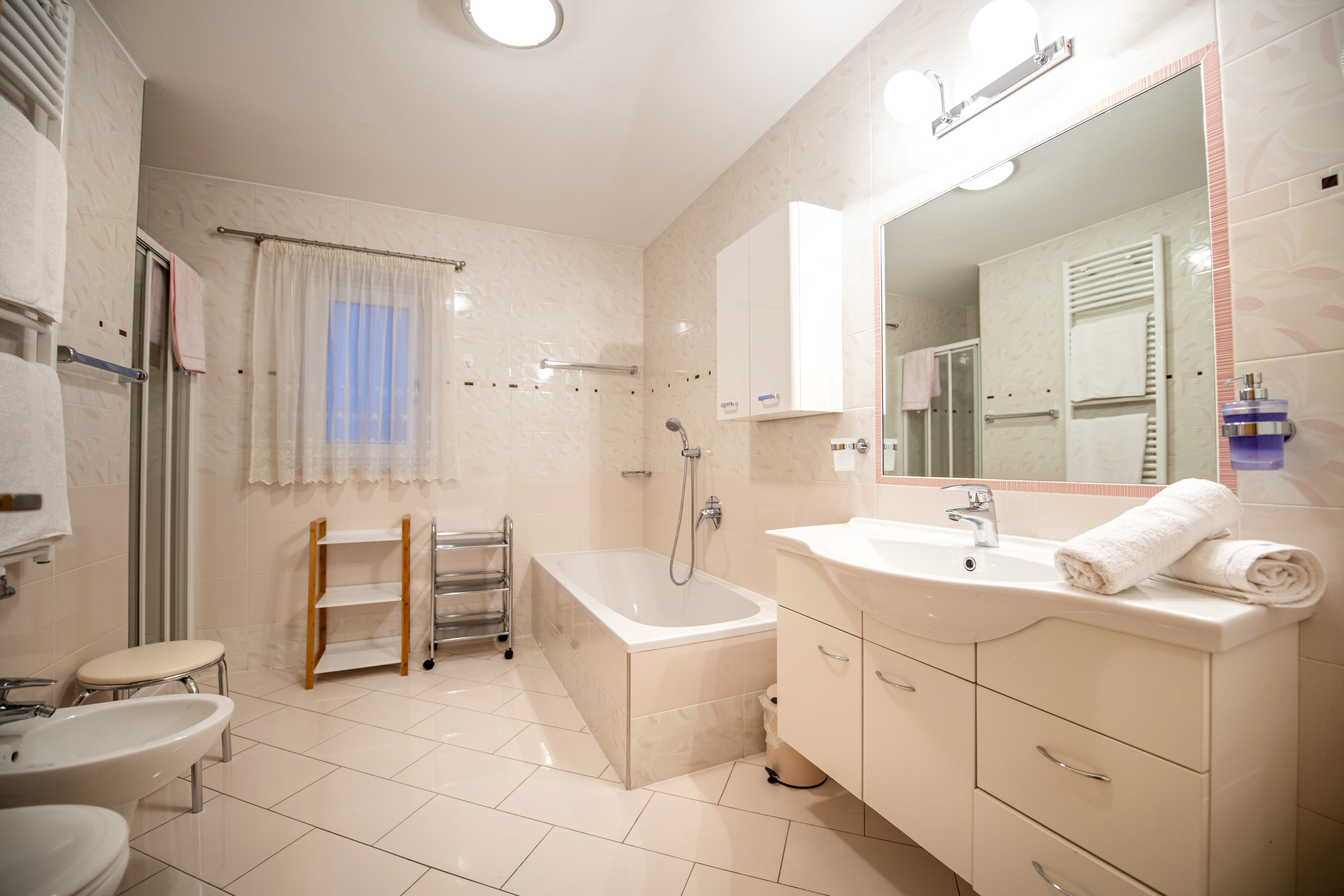 Ferienwohnung mit 2 Schlafzimmern – St. Ulrich, Gröden · 2 Schlafzimmer