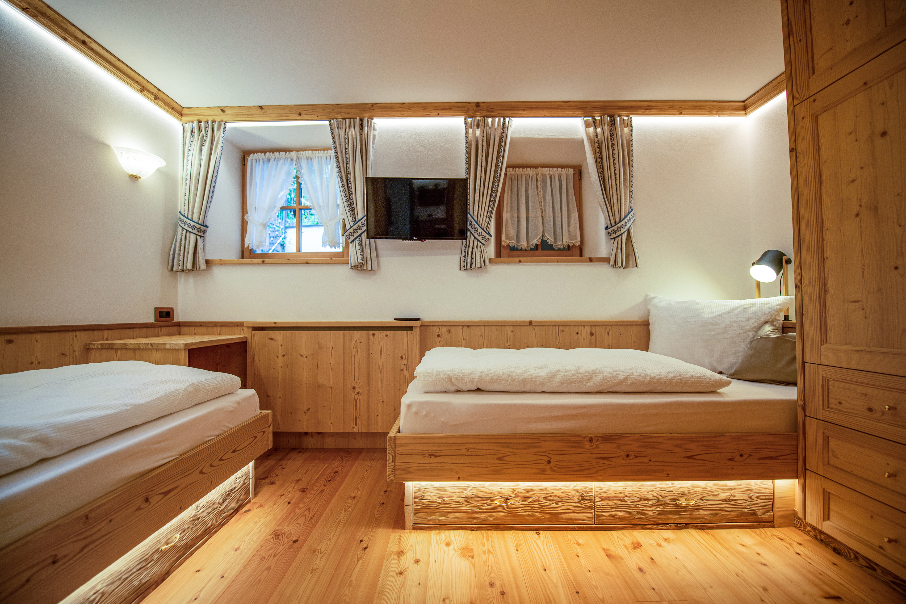 Ferienwohnung mit 2 Schlafzimmern und Terrasse – St. Ulrich, Gröden · 2 Schlafzimmer