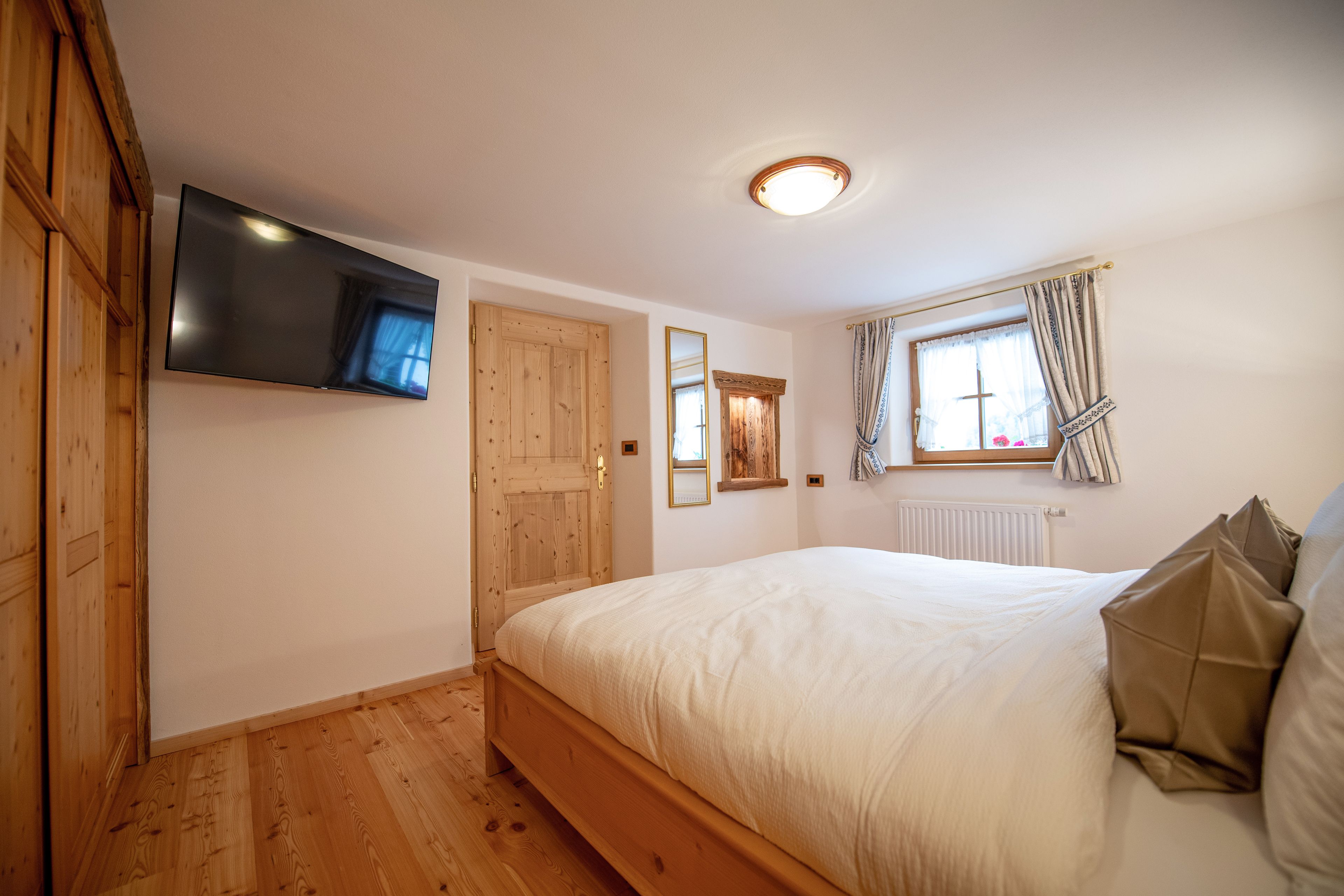 Ferienwohnung mit 2 Schlafzimmern und Terrasse – St. Ulrich, Gröden · 2 Schlafzimmer
