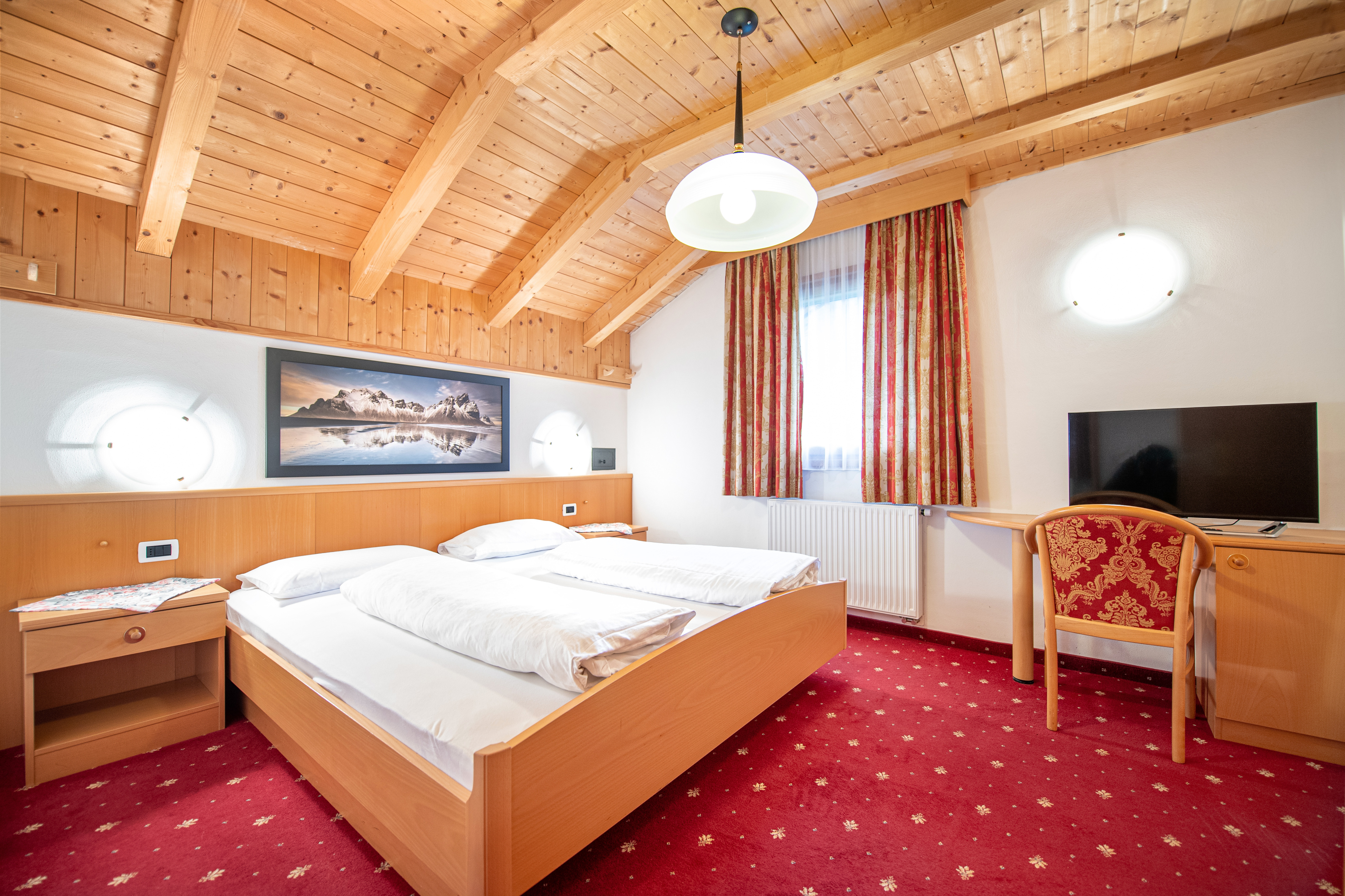 Dachgeschosswohnung mit 3 Schlafzimmern, 3 Bädern und 3 Balkone – Sankt Christina, Gröden · 3 Schlafzimmer