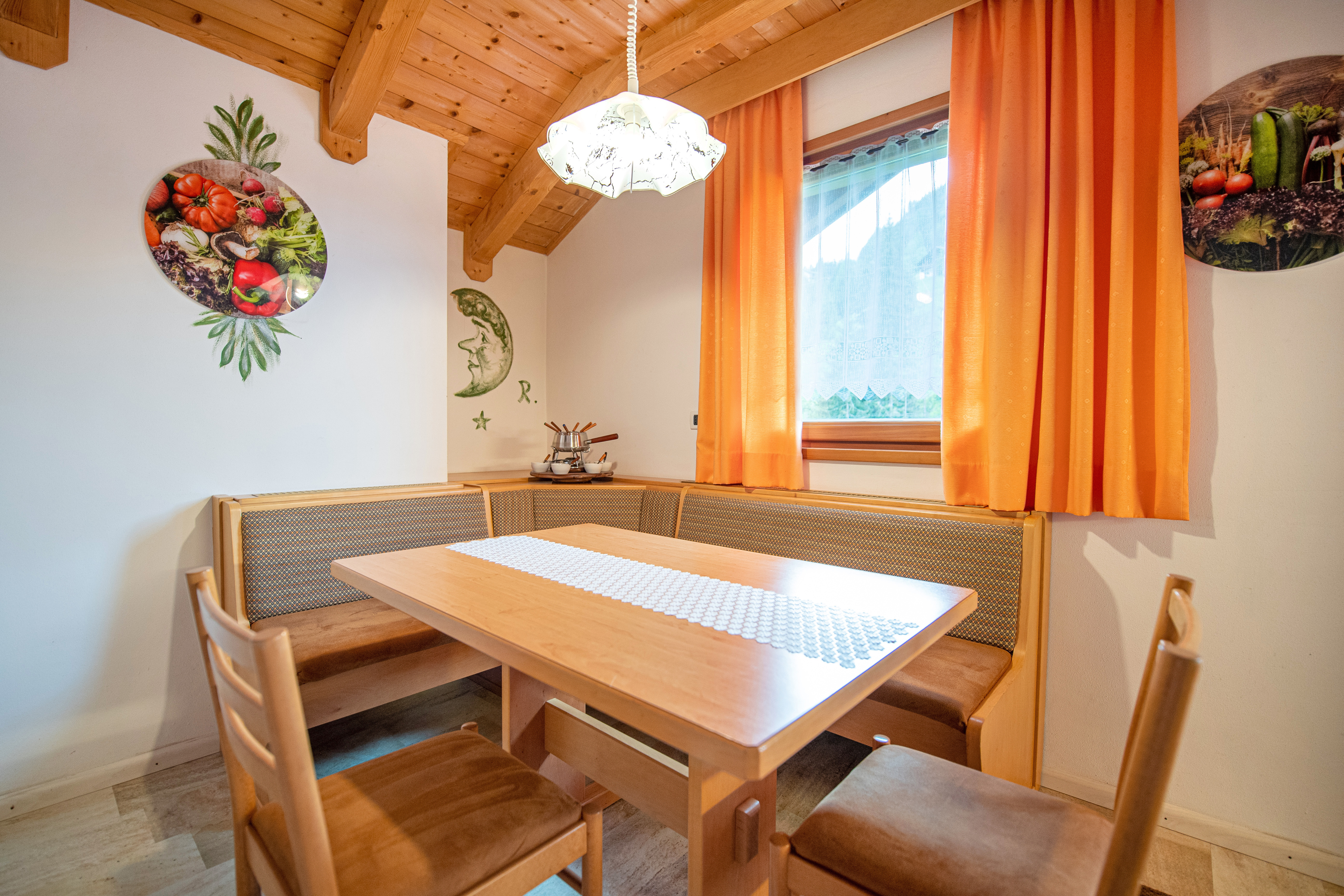 Dachgeschosswohnung mit 3 Schlafzimmern, 3 Bädern und 3 Balkone – Sankt Christina, Gröden · 3 Schlafzimmer