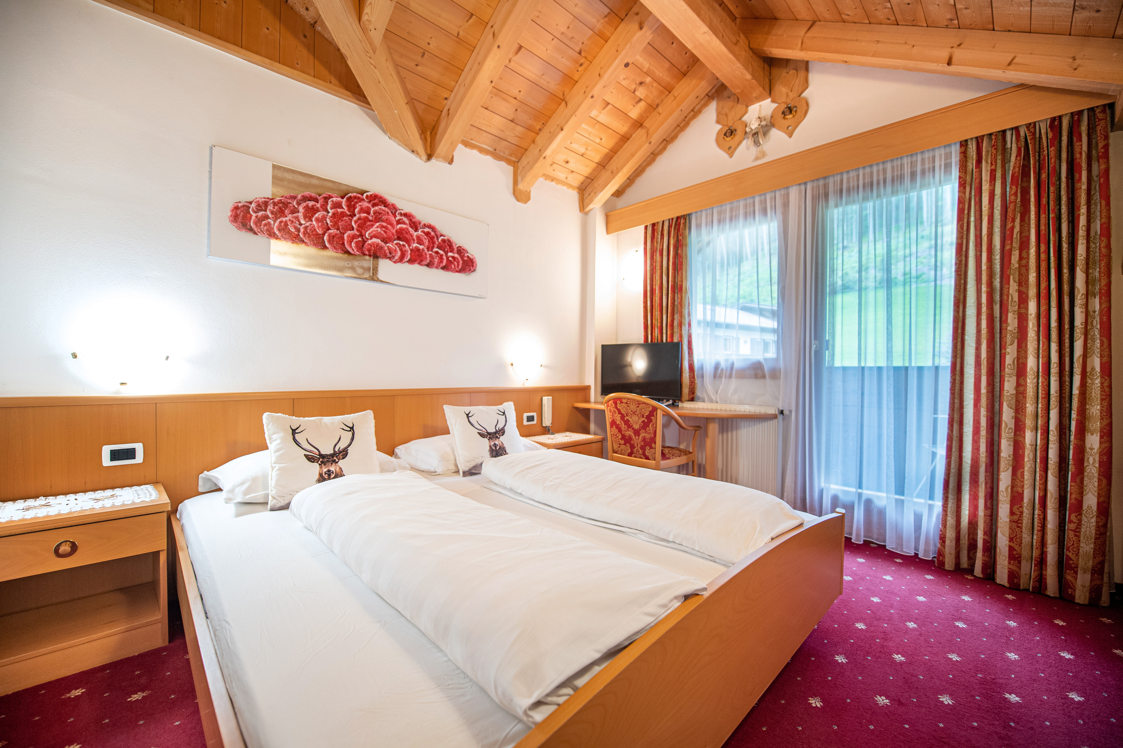 Dachgeschosswohnung mit 3 Schlafzimmern, 3 Bädern und 3 Balkone – Sankt Christina, Gröden · 3 Schlafzimmer