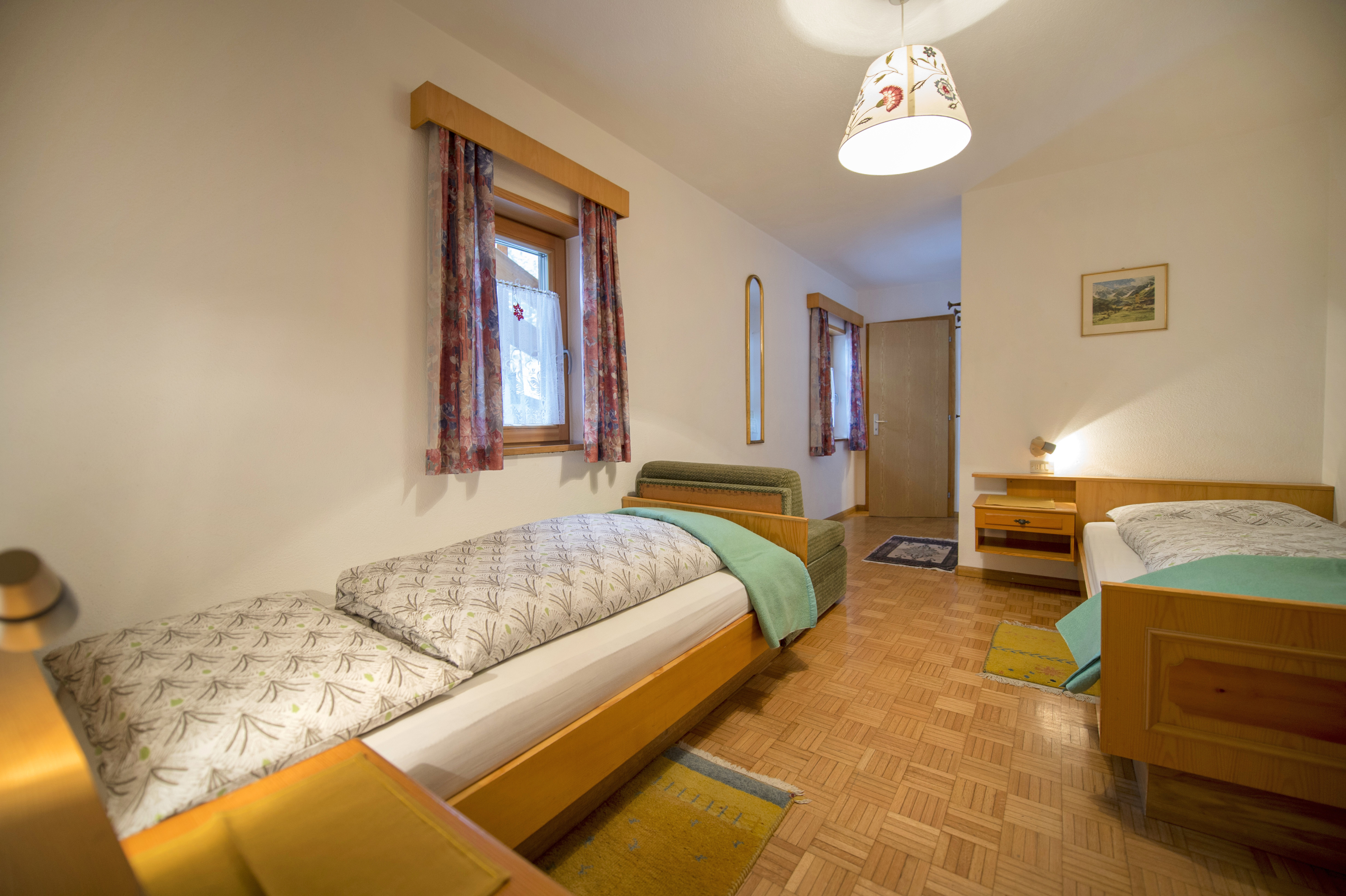 Ferienwohnung mit 2 Schlafzimmer und Balkon – St. Ulrich, Gröden · 2 Schlafzimmer