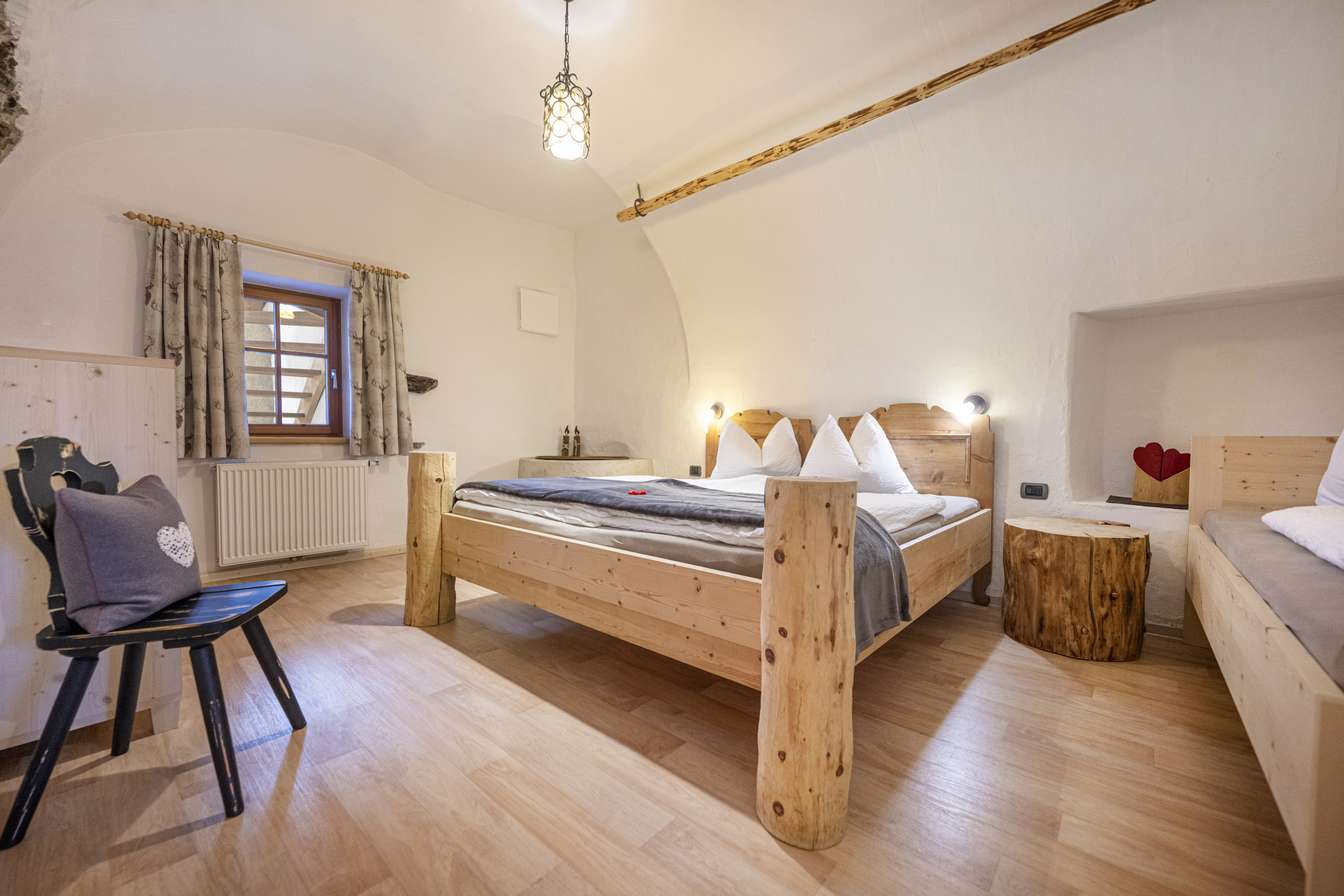 Original Tyrolean Two-Bedroom Apartment with terrace and mountain view – Ortisei, Val Gardena · 2 Sleeping room