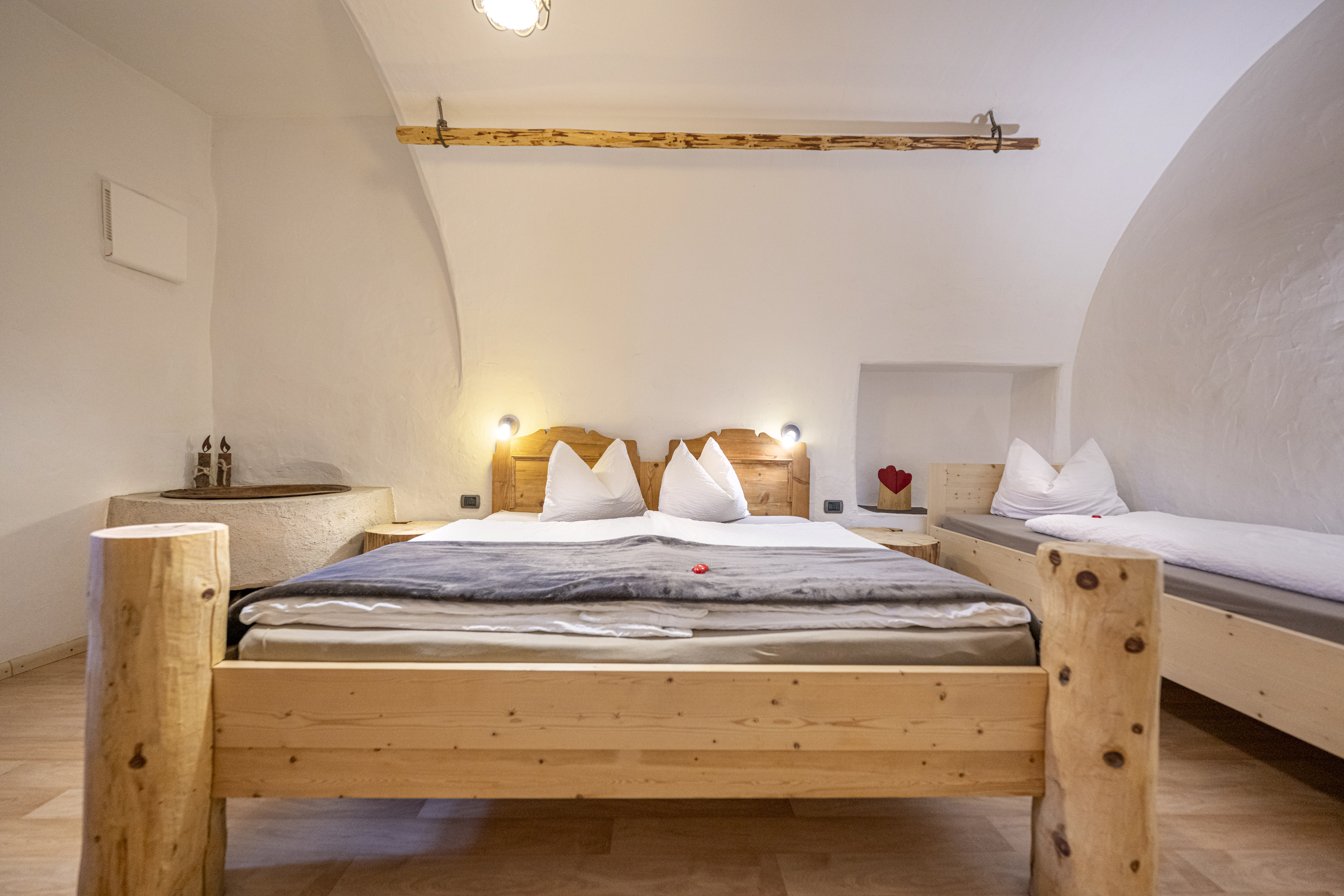 Original Tyrolean Two-Bedroom Apartment with terrace and mountain view – Ortisei, Val Gardena · 2 Sleeping room