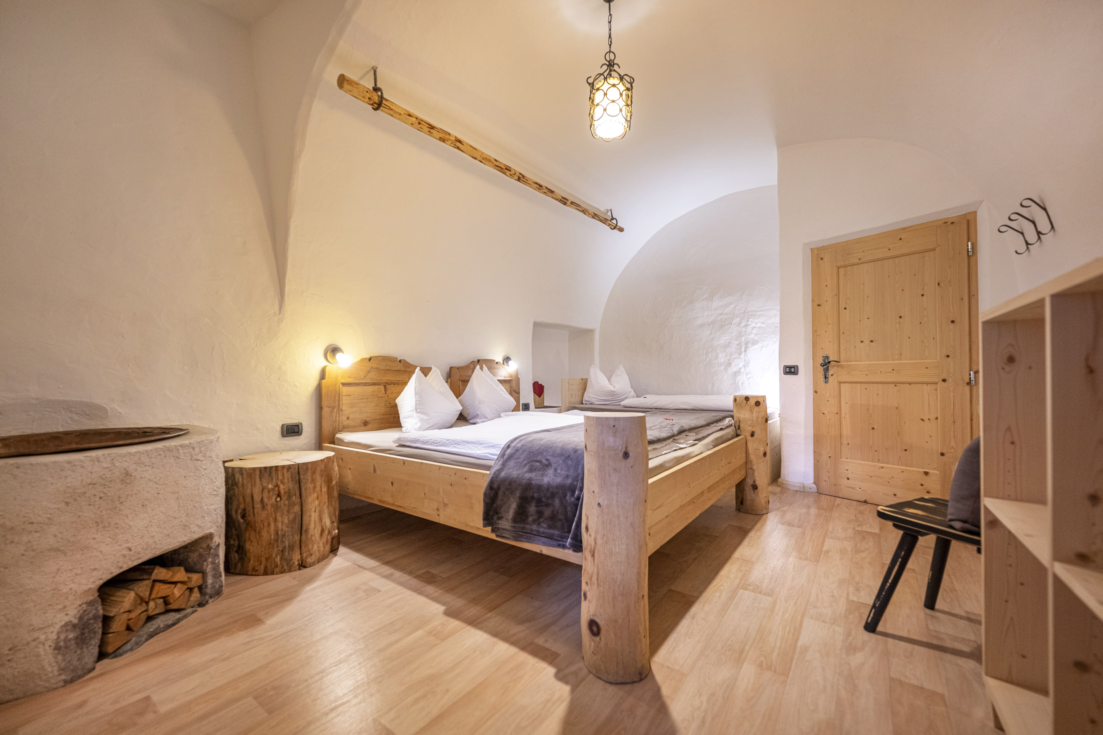 Original Tyrolean Two-Bedroom Apartment with terrace and mountain view – Ortisei, Val Gardena · 2 Sleeping room