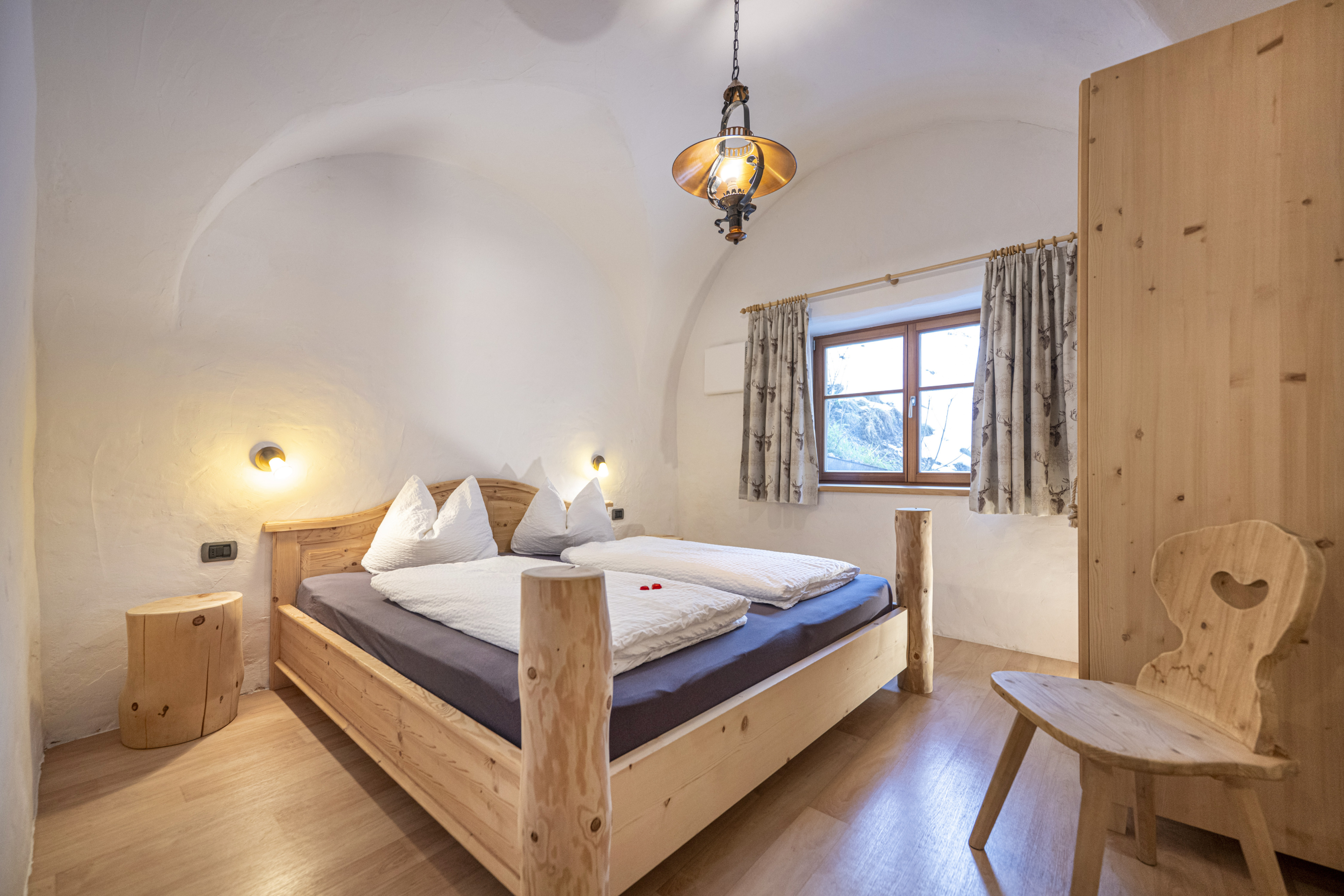 Original Tyrolean Two-Bedroom Apartment with terrace and mountain view – Ortisei, Val Gardena · 2 Sleeping room