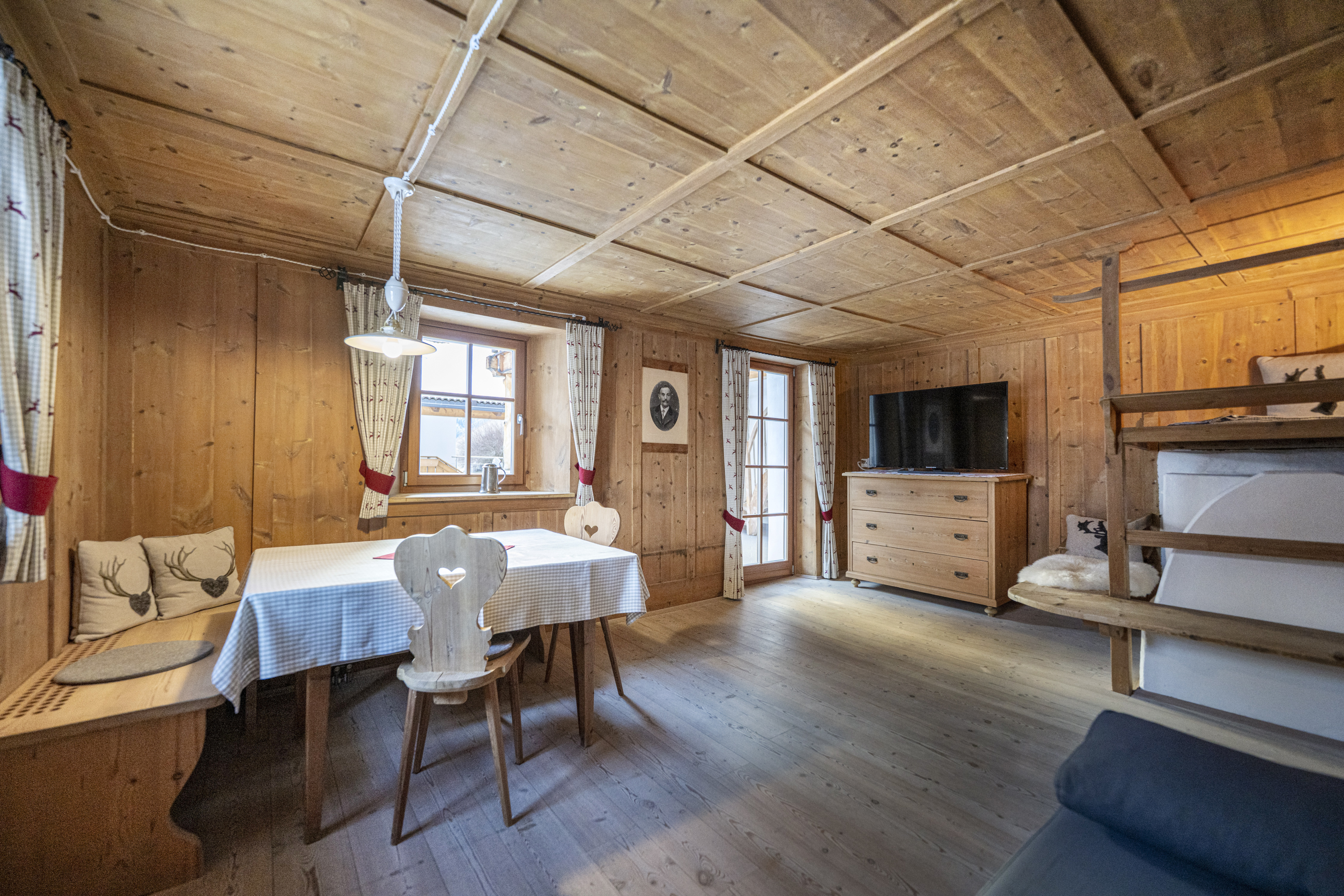 Original Tyrolean Two-Bedroom Apartment with terrace and mountain view – Ortisei, Val Gardena · 2 Sleeping room