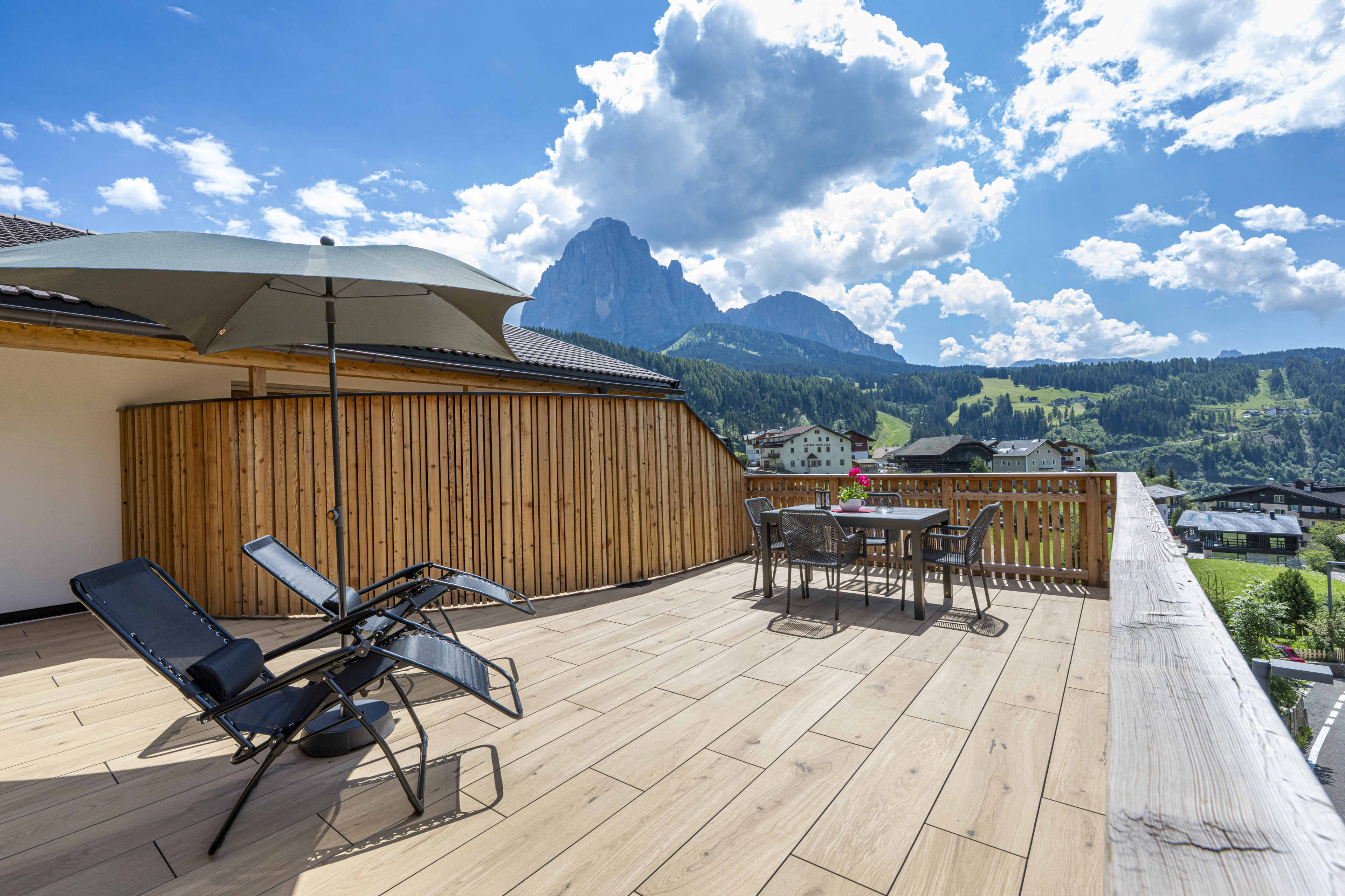 Elegante Ferienwohnung mit Panoramaterrasse und Sauna – Wolkenstein, Gröden · 2 Schlafzimmer