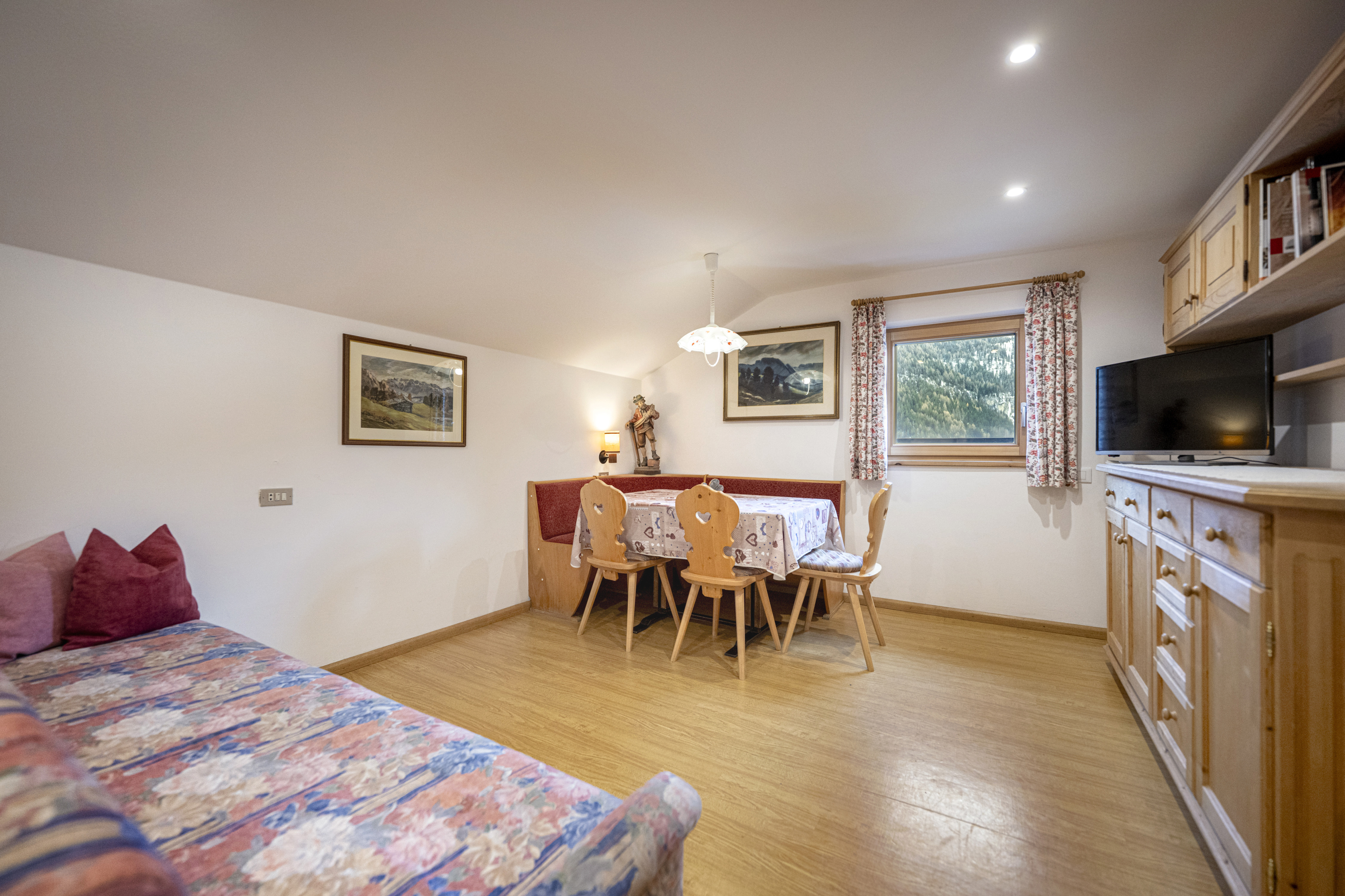 Ferienwohnung mit 2 Schlafzimmern und Garten – St. Ulrich, Gröden · 2 Schlafzimmer