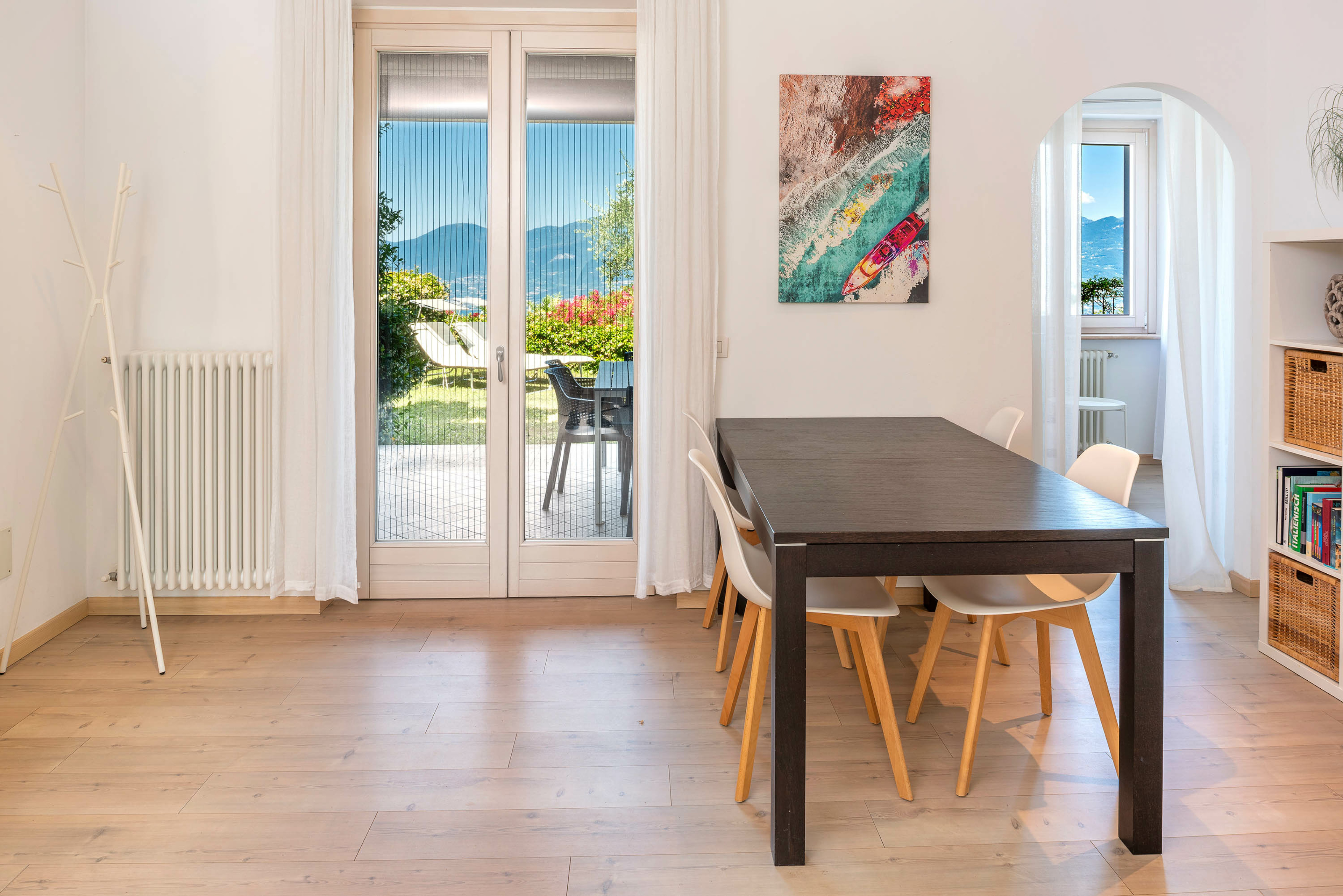 Appartamento panoramico con 2 camere da letto con giardino privató e vista lago – Albisano, Torri del Benaco e dintorni · 2 Camera da letto