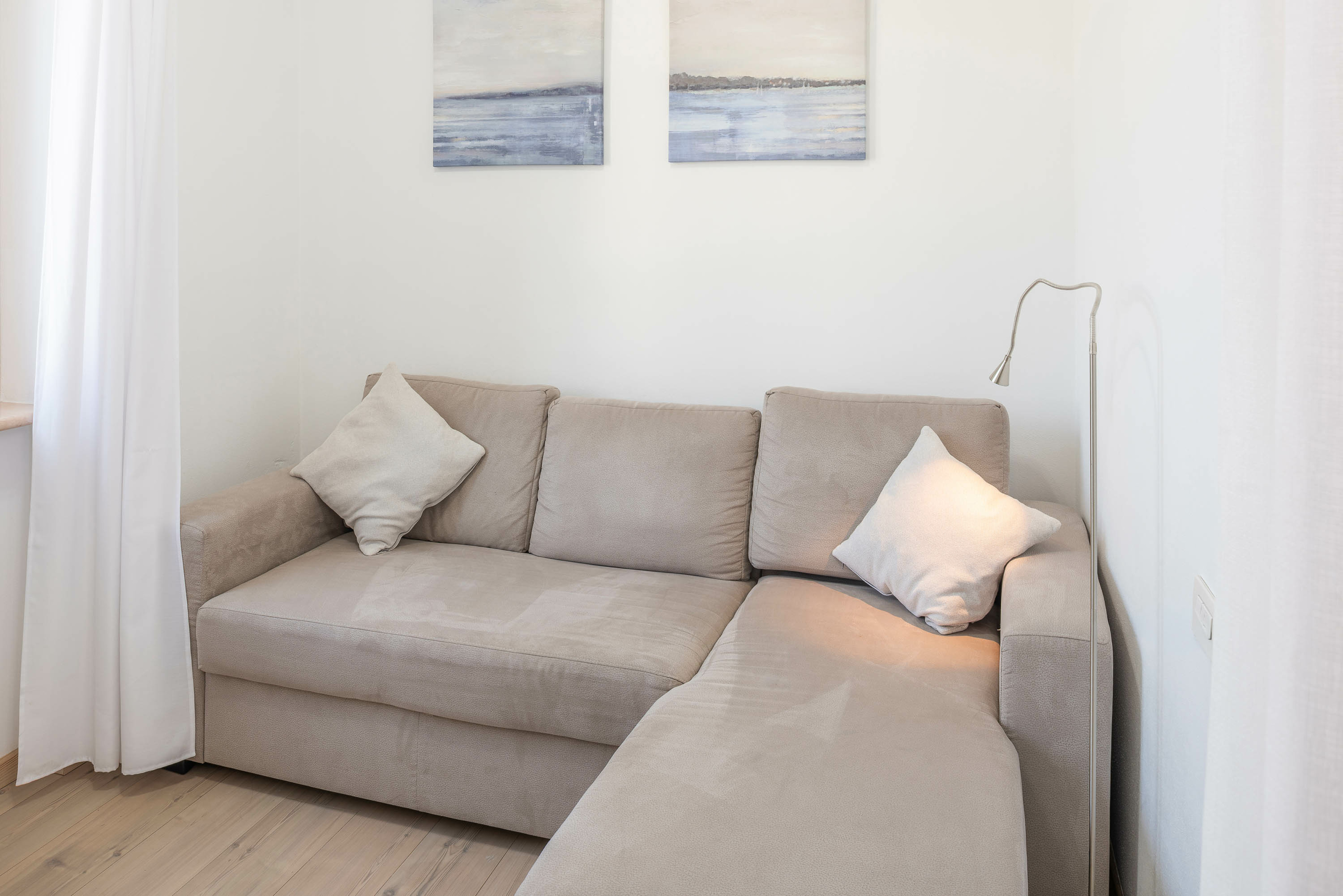 Appartamento panoramico con 2 camere da letto con giardino privató e vista lago – Albisano, Torri del Benaco e dintorni · 2 Camera da letto