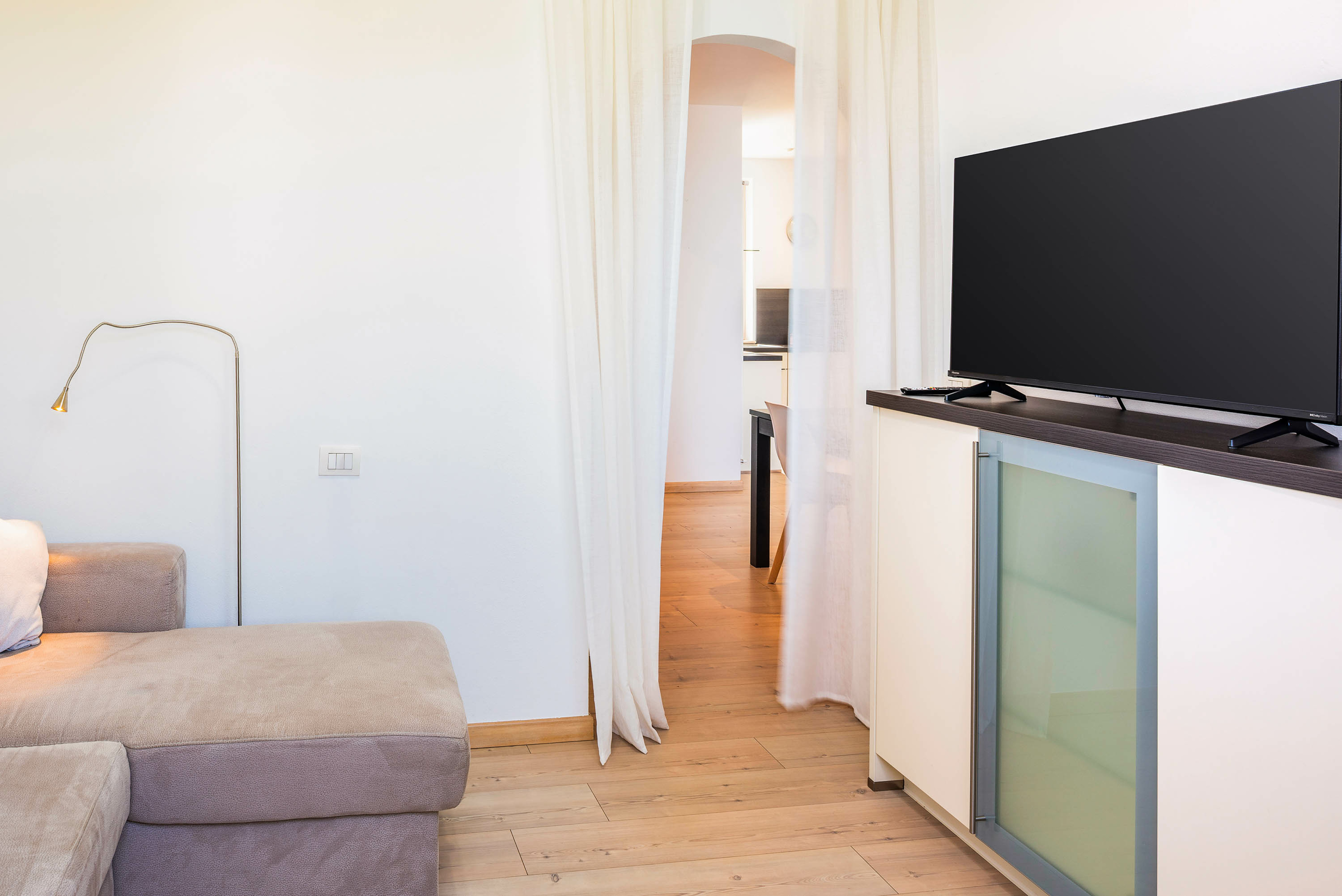 Appartamento panoramico con 2 camere da letto con giardino privató e vista lago – Albisano, Torri del Benaco e dintorni · 2 Camera da letto