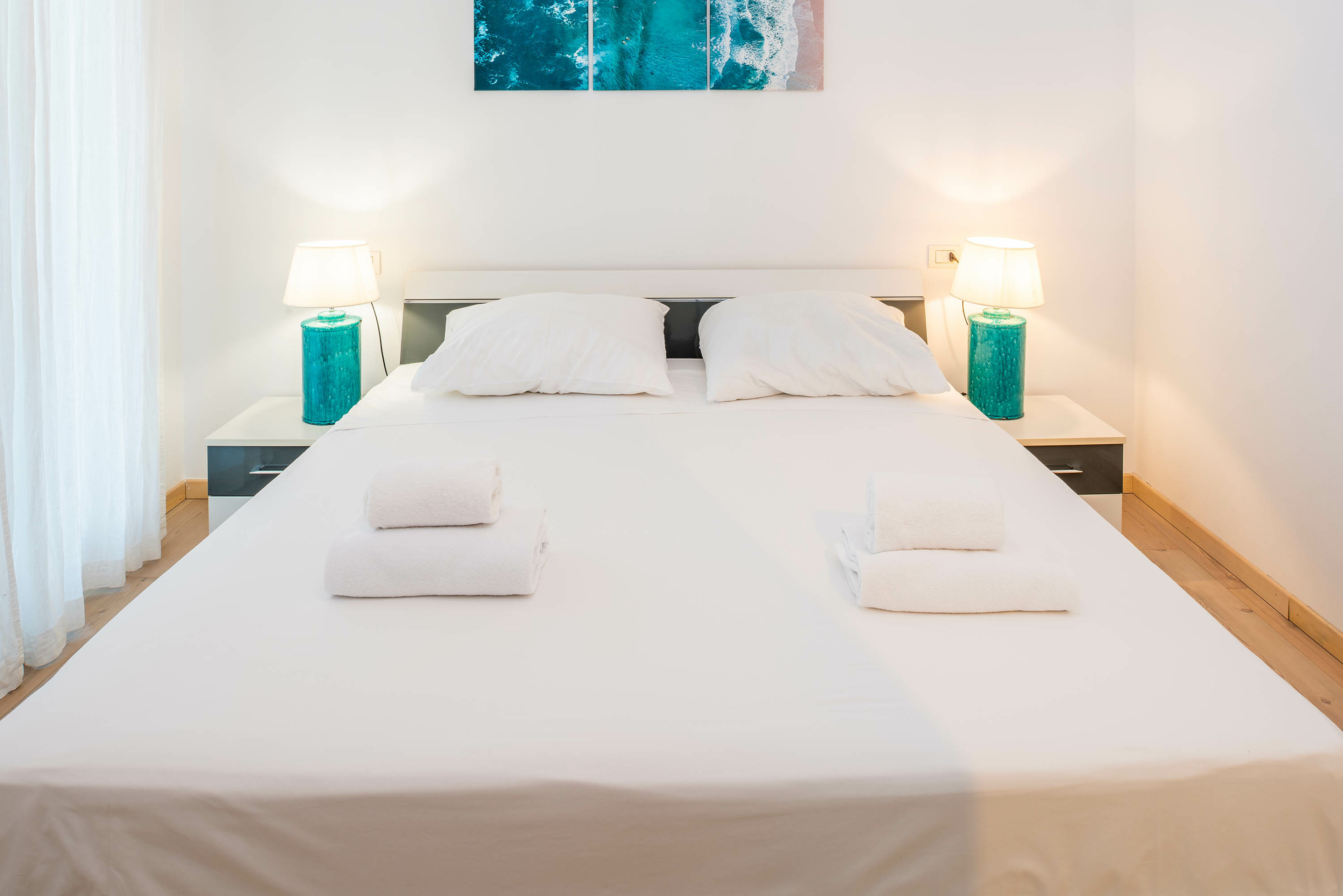 Appartamento panoramico con 2 camere da letto con giardino privató e vista lago – Albisano, Torri del Benaco e dintorni · 2 Camera da letto