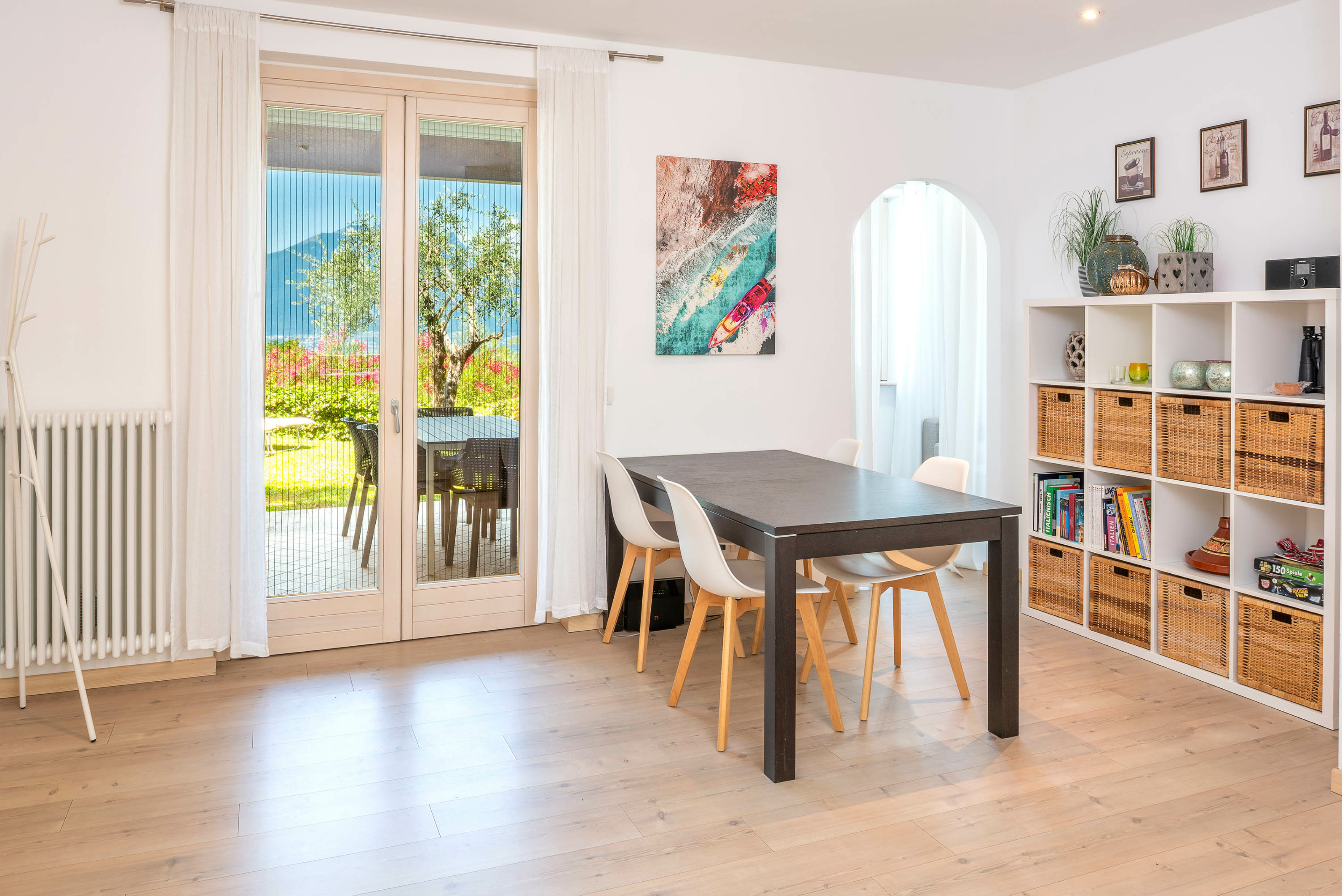 Appartamento panoramico con 2 camere da letto con giardino privató e vista lago – Albisano, Torri del Benaco e dintorni · 2 Camera da letto