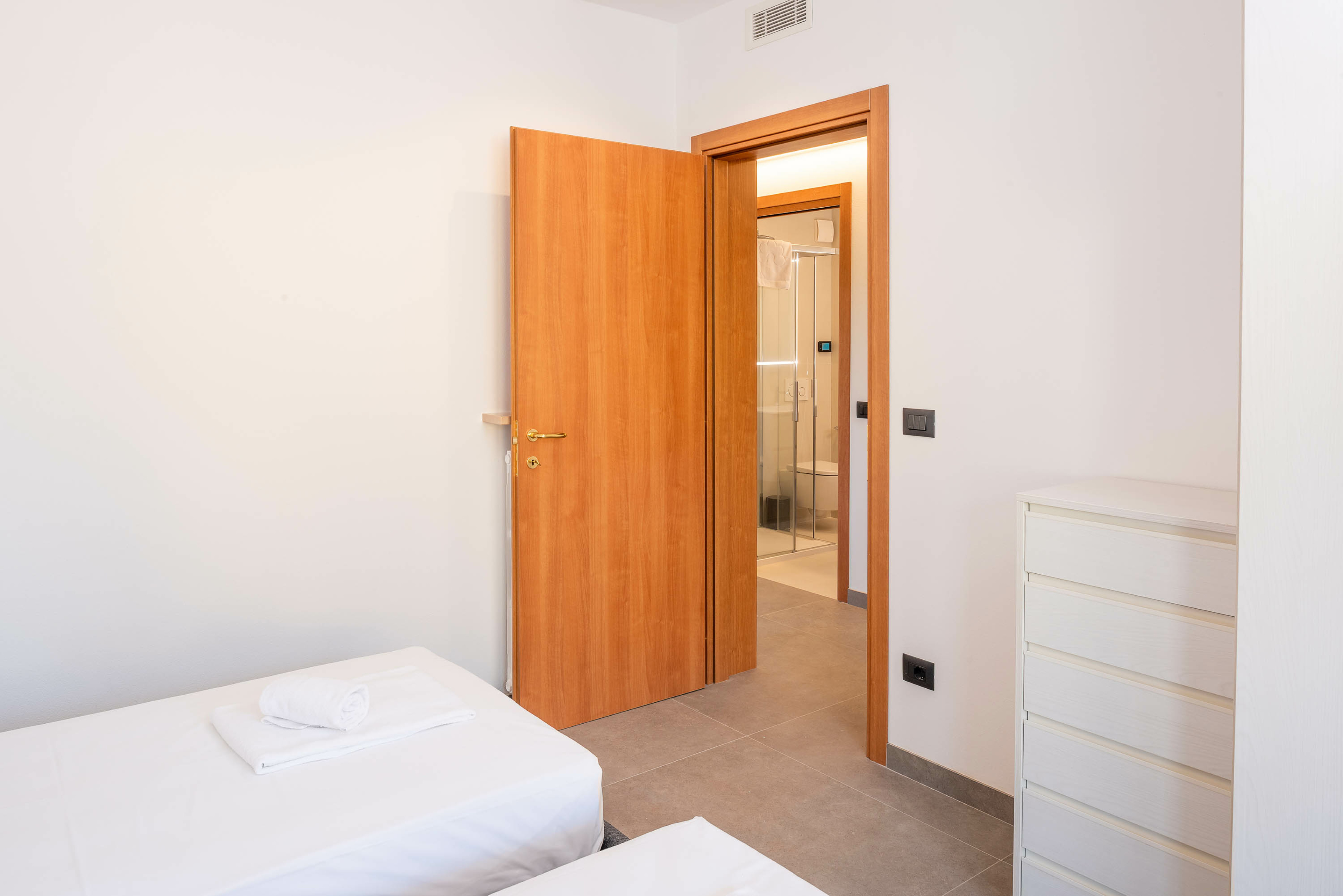 Elegante Villa con giardino e vasca idromassaggio esterna – Bardolino, Bardolino e dintorni · 4 Camera da letto