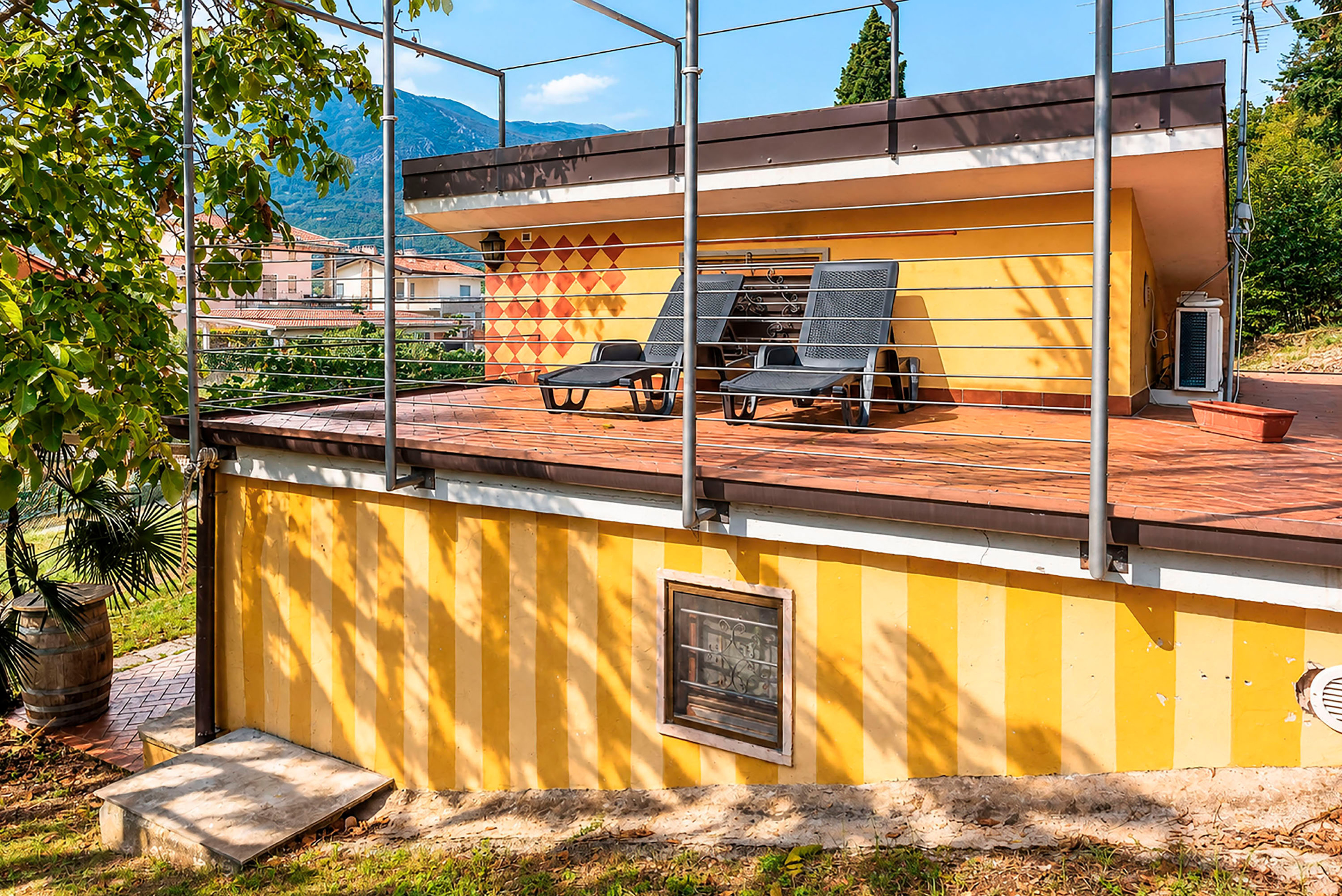 One-Bedroom Bungalow with garden – Caprino Veronese, Garda and surroundings · 1 Sleeping room