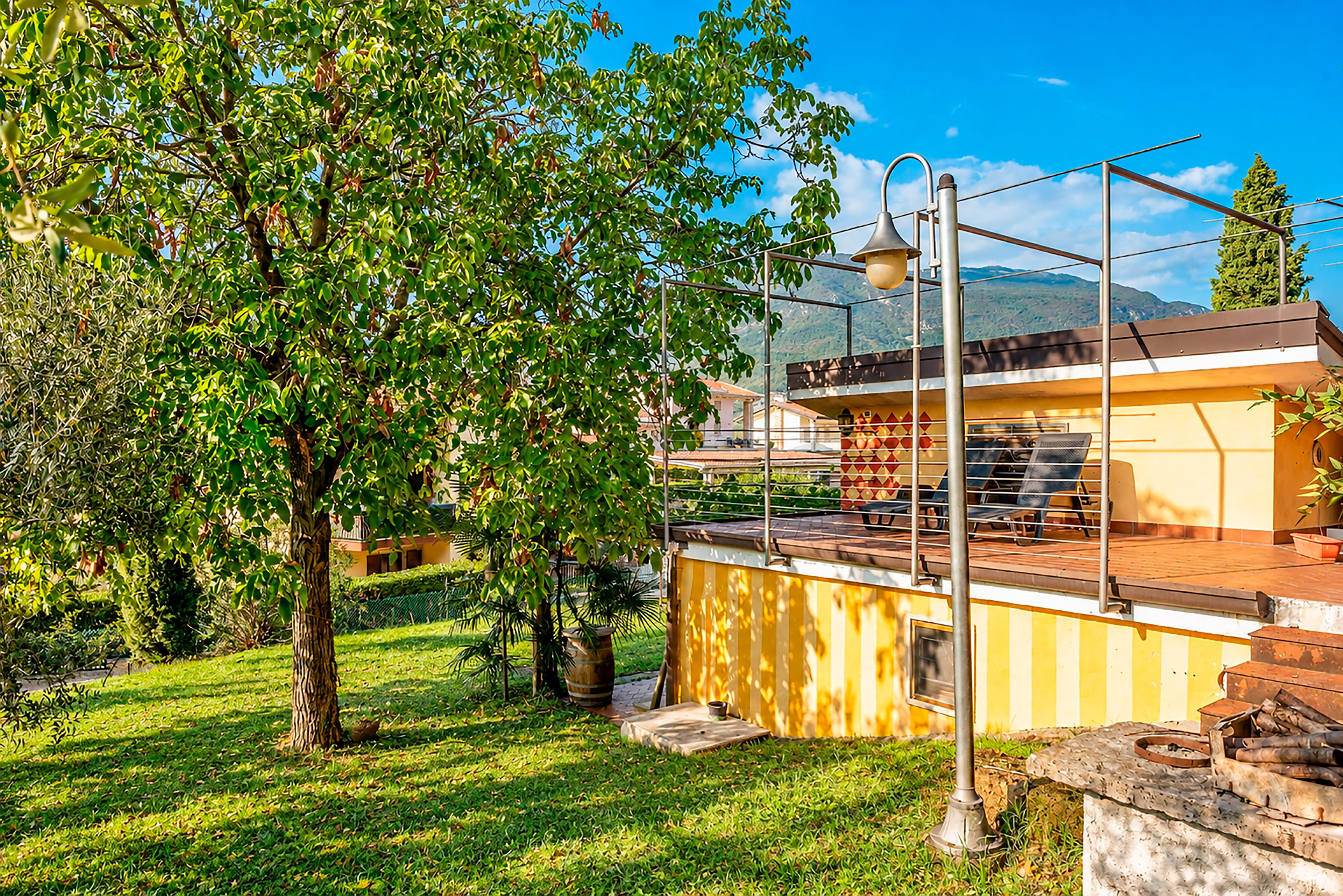 One-Bedroom Bungalow with garden – Caprino Veronese, Garda and surroundings · 1 Sleeping room