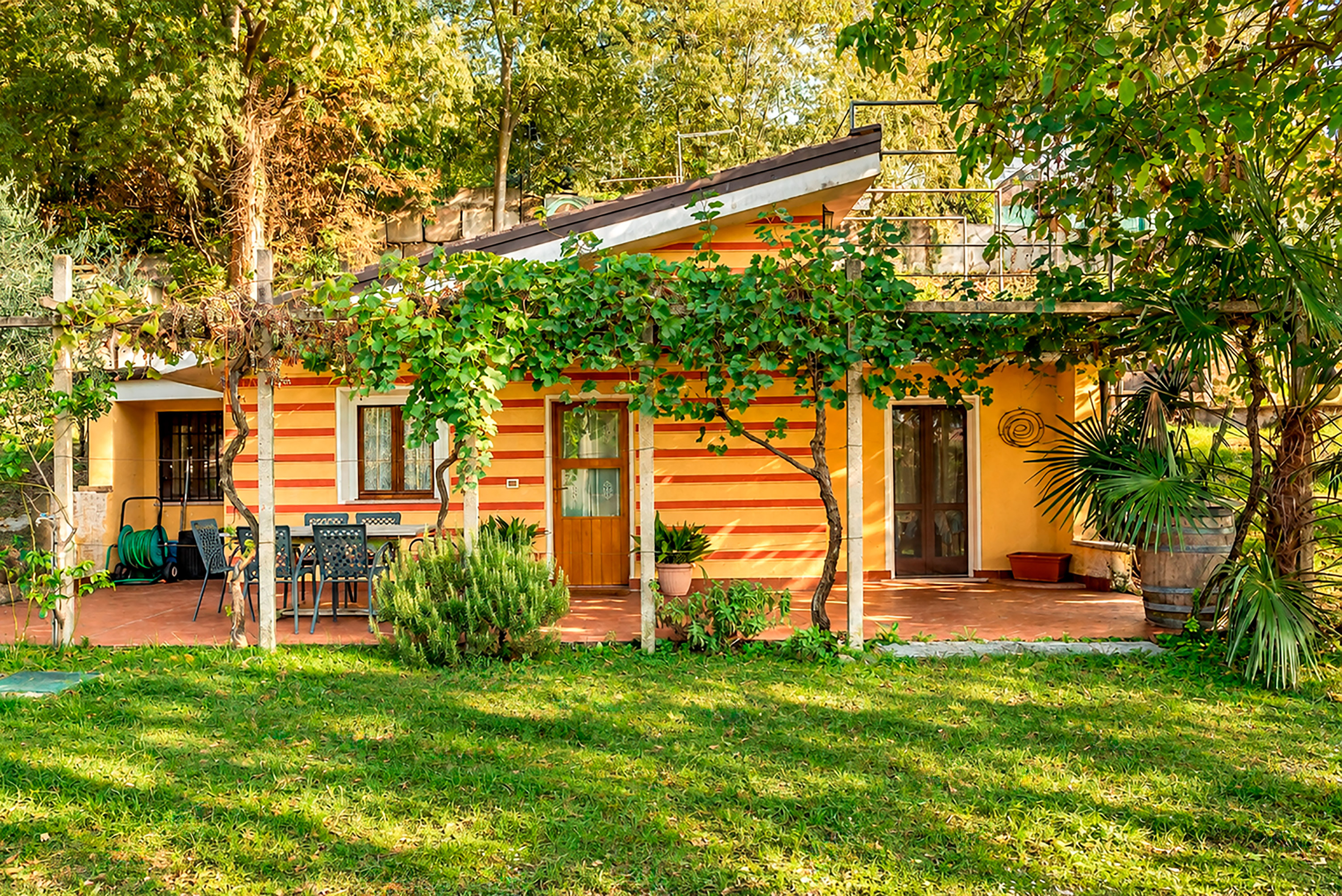 One-Bedroom Bungalow with garden – Caprino Veronese, Garda and surroundings · 1 Sleeping room