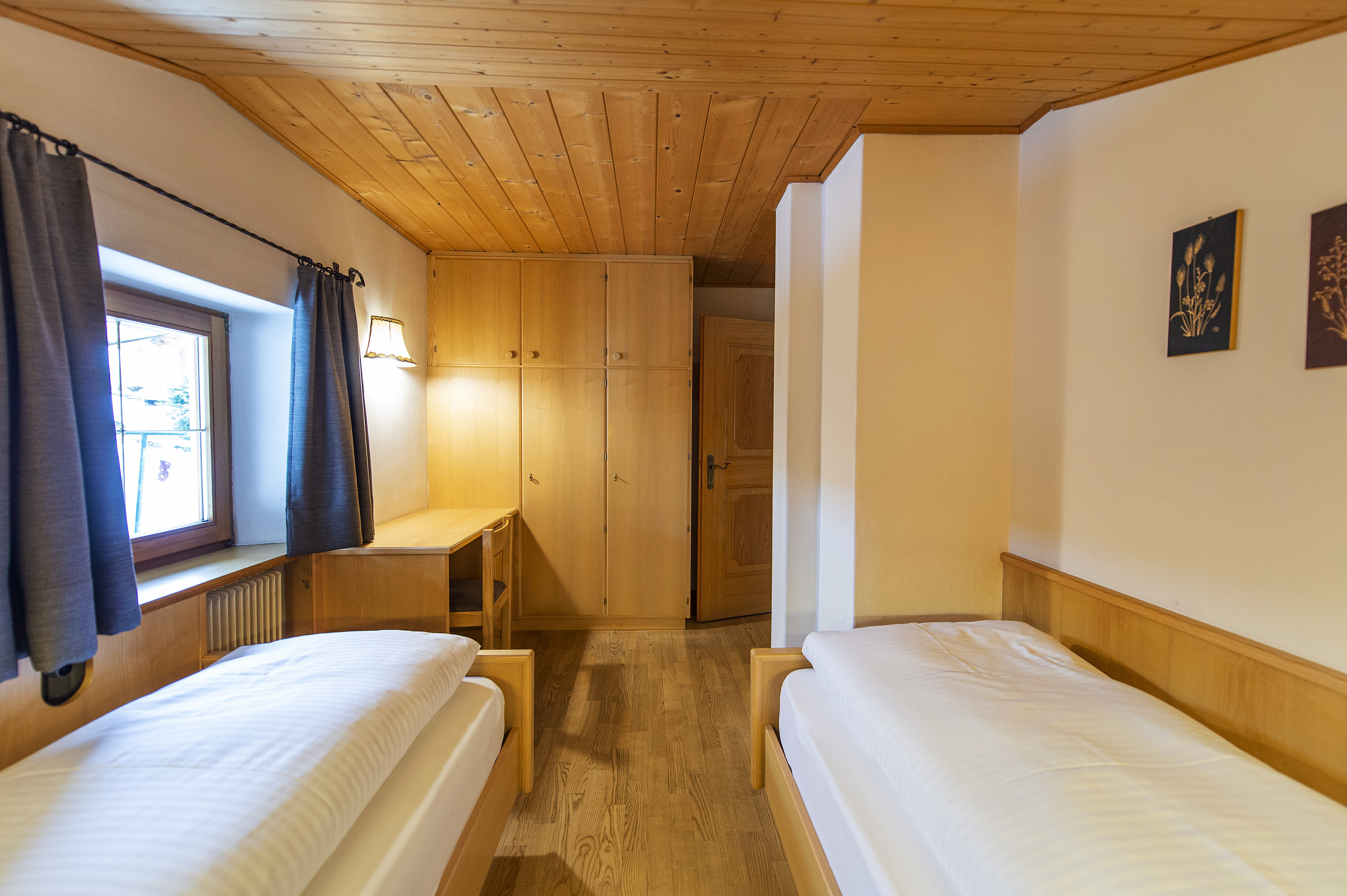 Ferienwohnung mit 3 Schlafzimmern und Panoramabalkon – St. Ulrich, Gröden · 3 Schlafzimmer