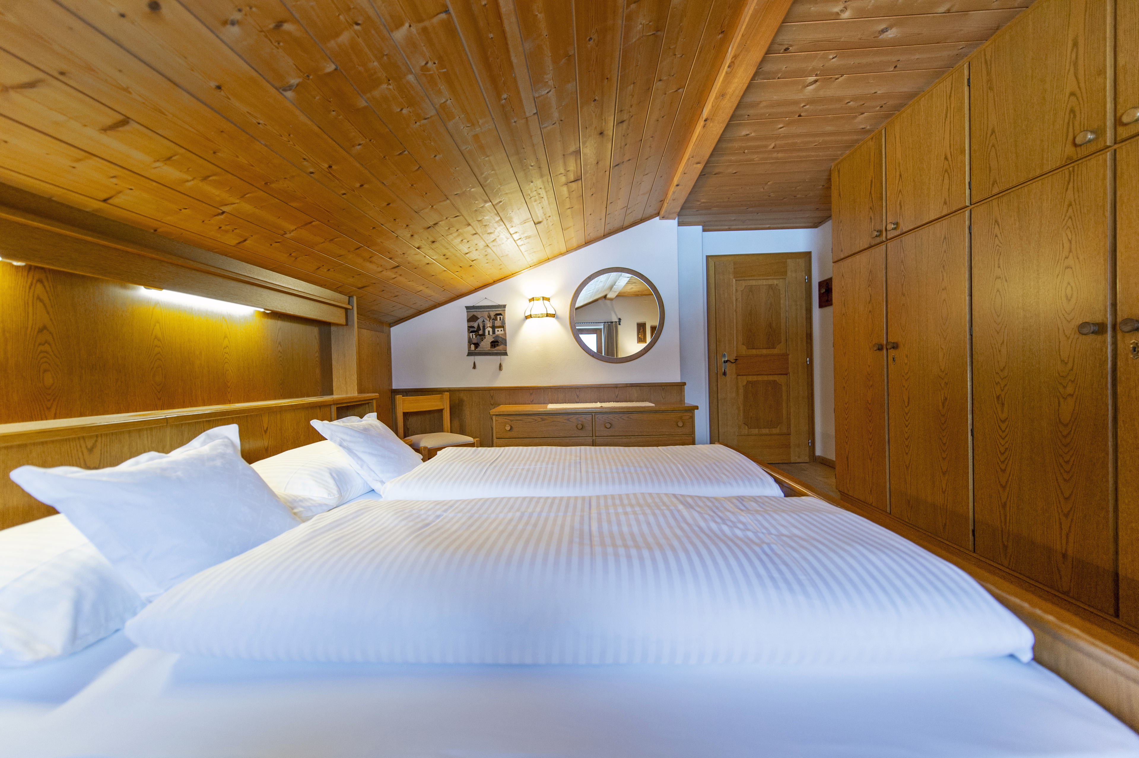Ferienwohnung mit 3 Schlafzimmern und Panoramabalkon – St. Ulrich, Gröden · 3 Schlafzimmer