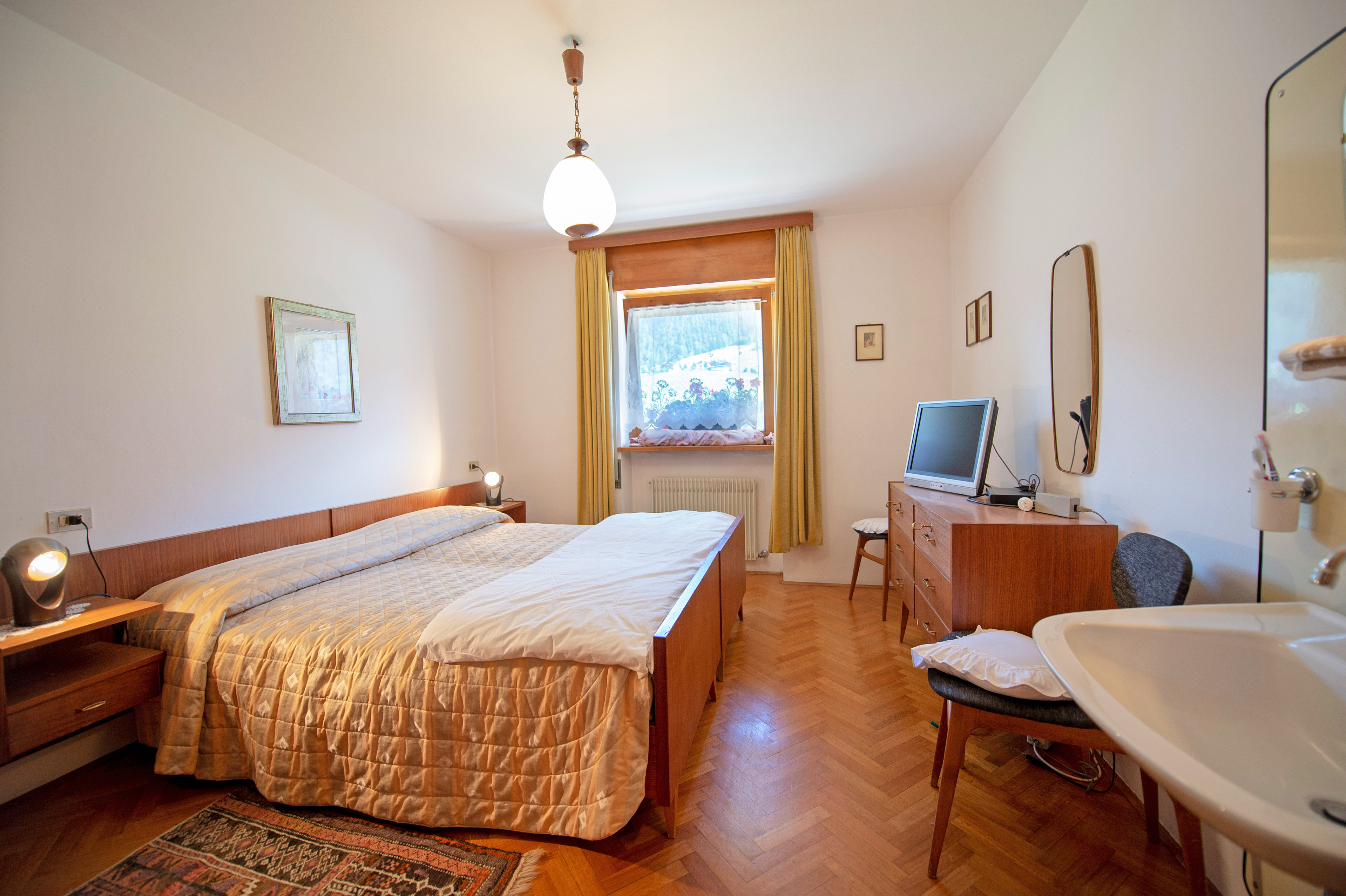 Ferienwohnung mit 2 Schlafzimmer und Garten – St. Ulrich, Gröden · 2 Schlafzimmer