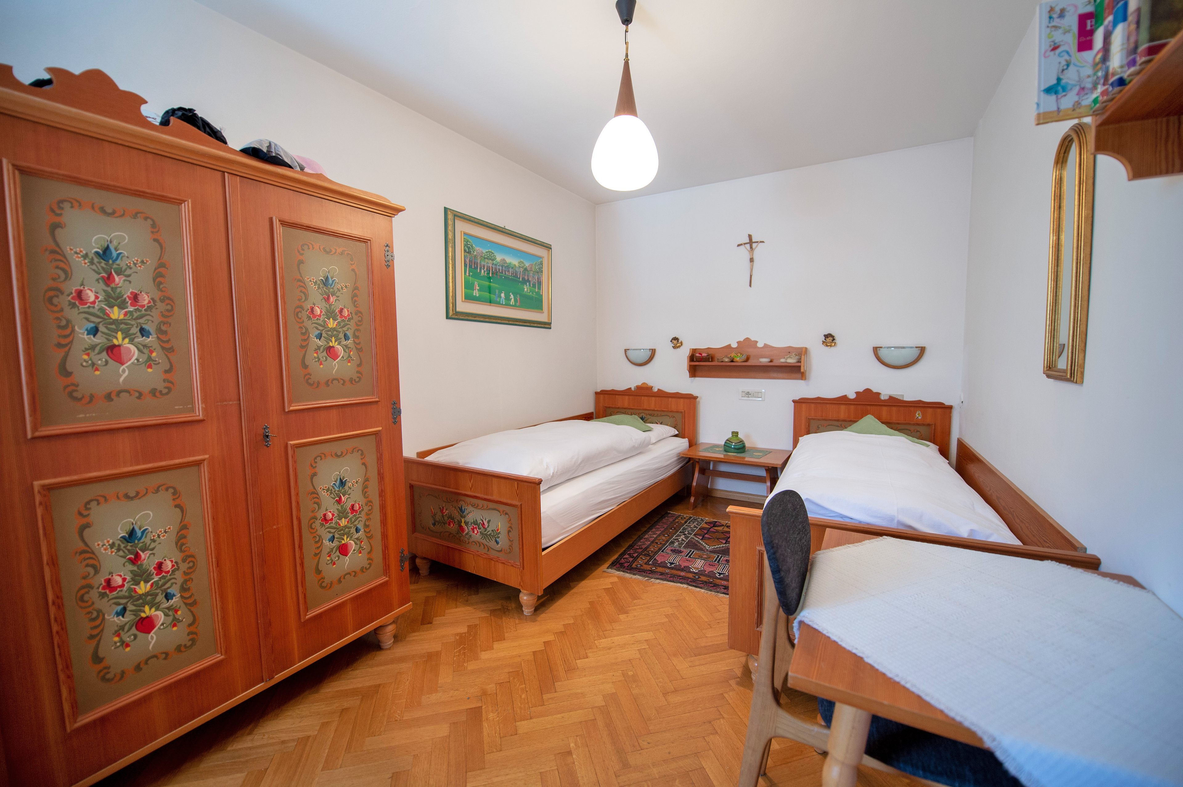 Ferienwohnung mit 2 Schlafzimmer und Garten – St. Ulrich, Gröden · 2 Schlafzimmer