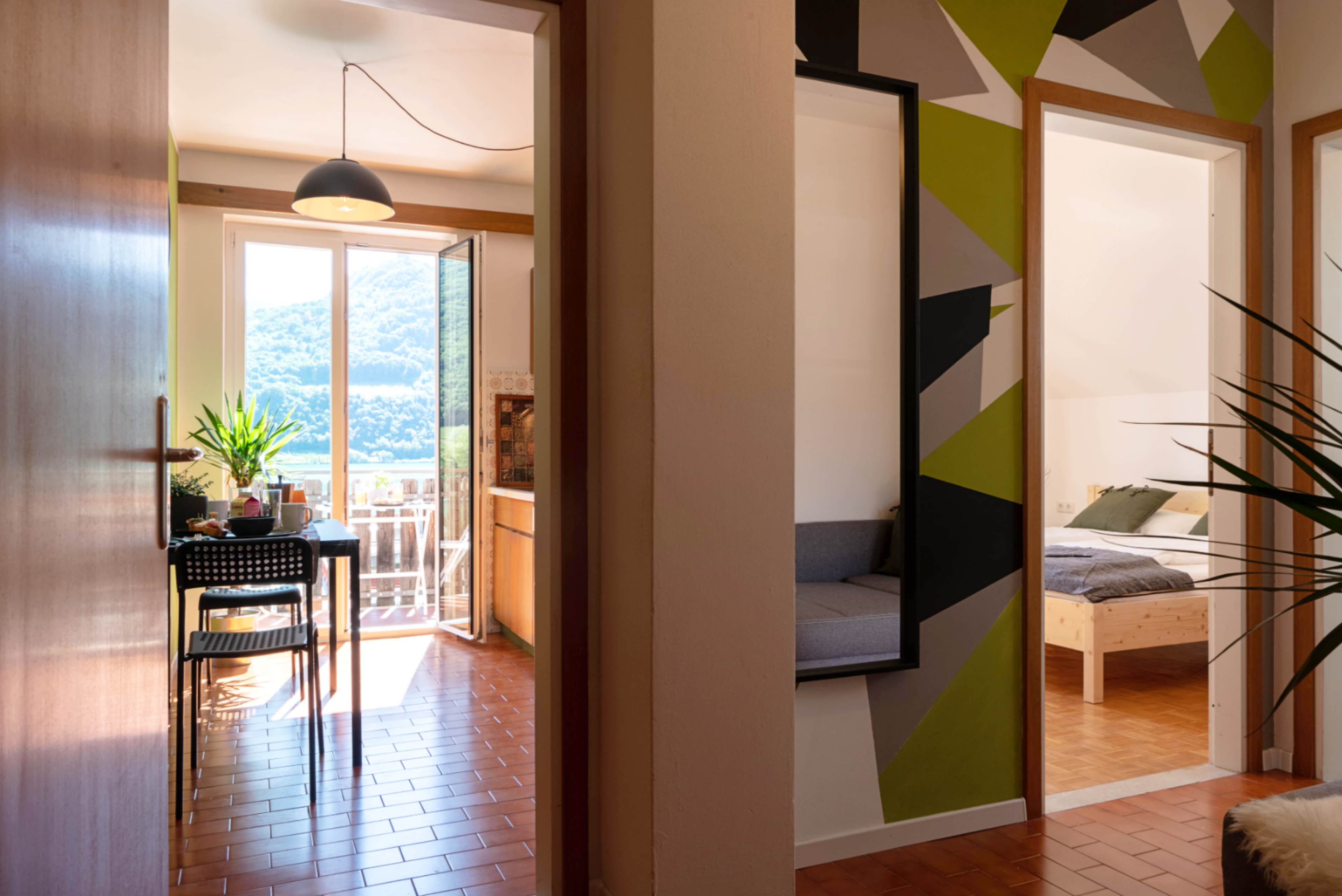 Am See 1 / Ferienwohnung mit 1 Schlafzimmer und Balkon mit Seeblick – Kaltern am See, Südtiroler Weinstrasse · 1 Schlafzimmer